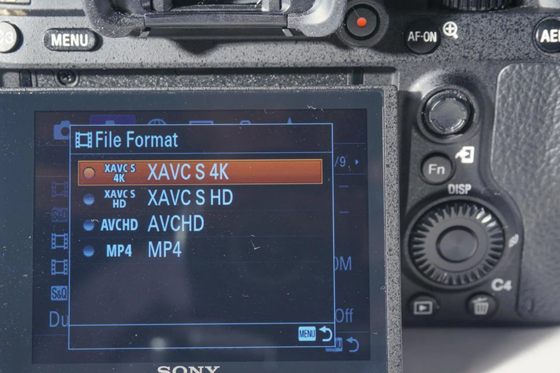 4K capture is supported in XAVC S format.