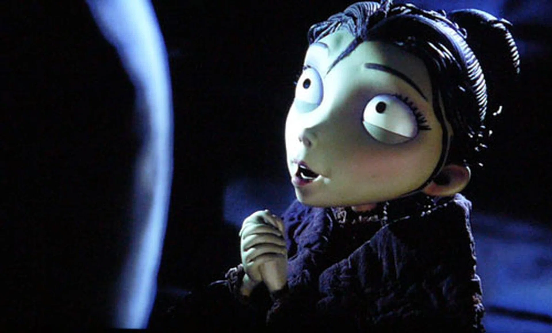 This test shot was captured with only local dimming and Real Cinema enabled. Highlights around her fringe was used to determine the best mix of picture detail and blacks.