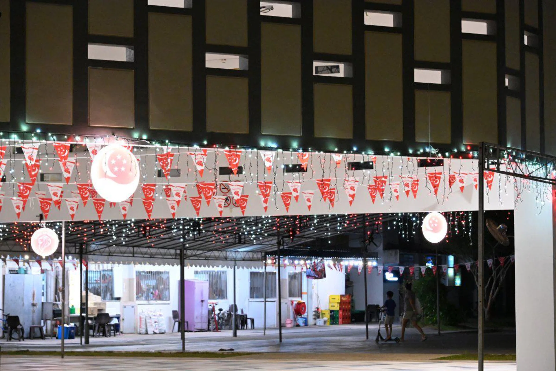 120mm at f/6.3, 1/160s, ISO 12800. Image Source: HWZ