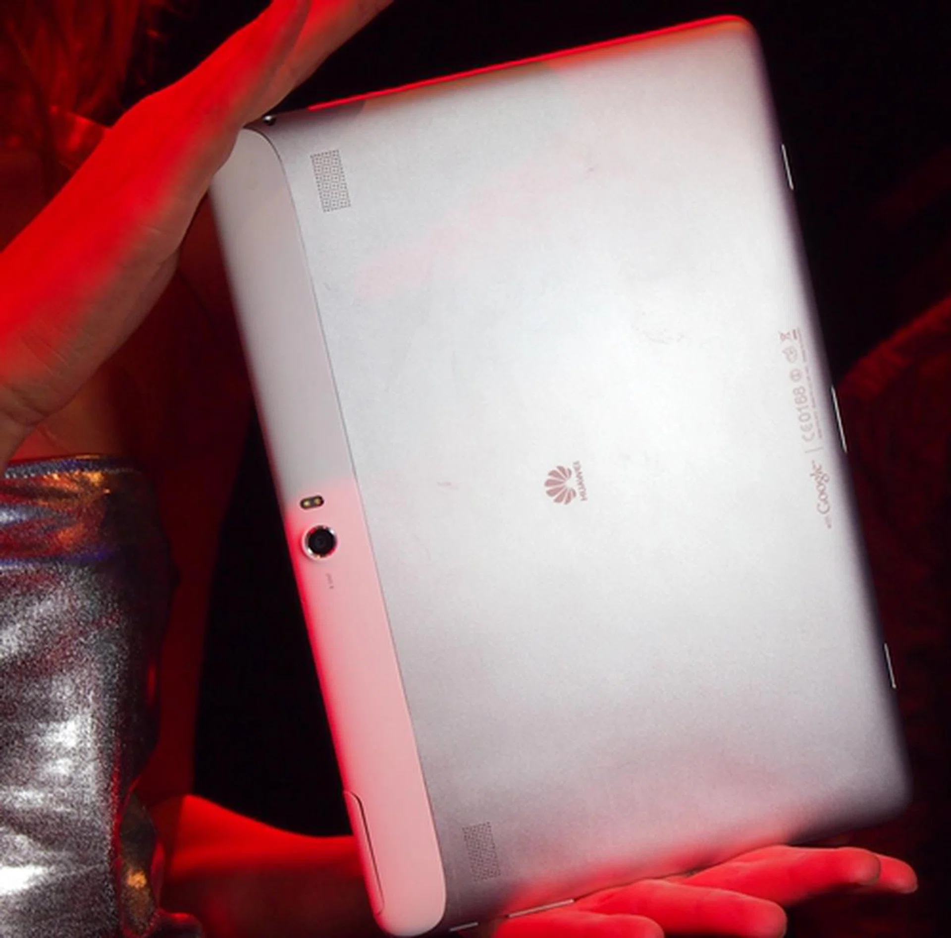 The back of the Huawei MediaPad 10 FHD retains an excellent build quality.