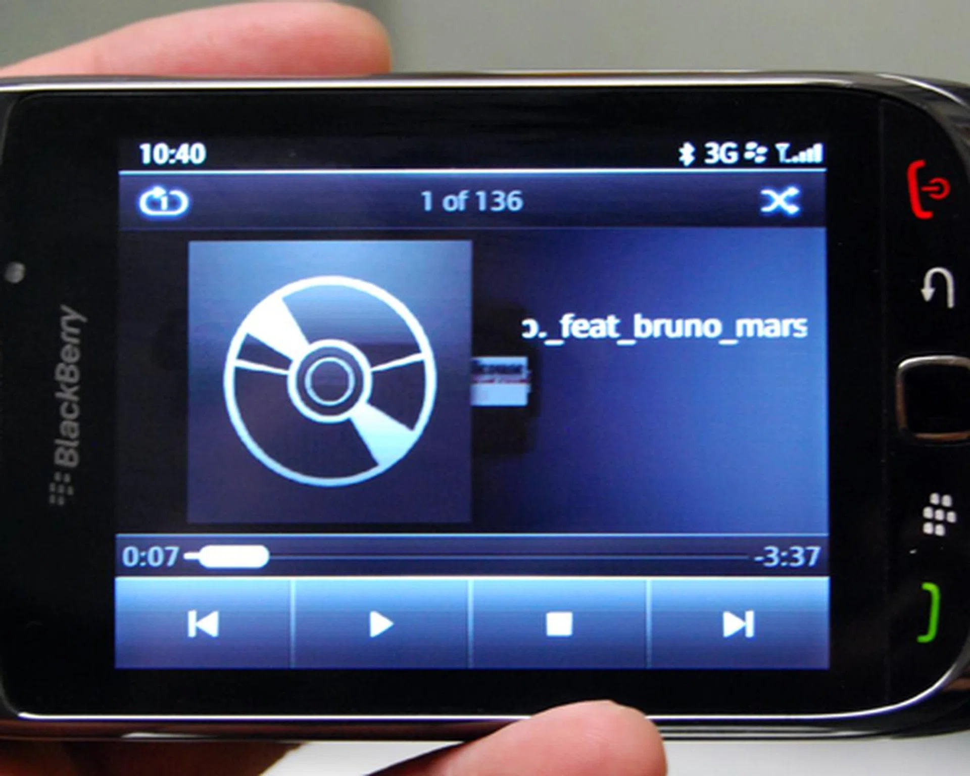 Albums are listed in the style of a CoverFlow interface.