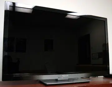Panasonic's silver and black design has our vote from most of us here at HardwareZone. The IPS Alpha panel also offers improved contrast levels. However, its glossy treatment can be a bane under brighter lighting conditions.