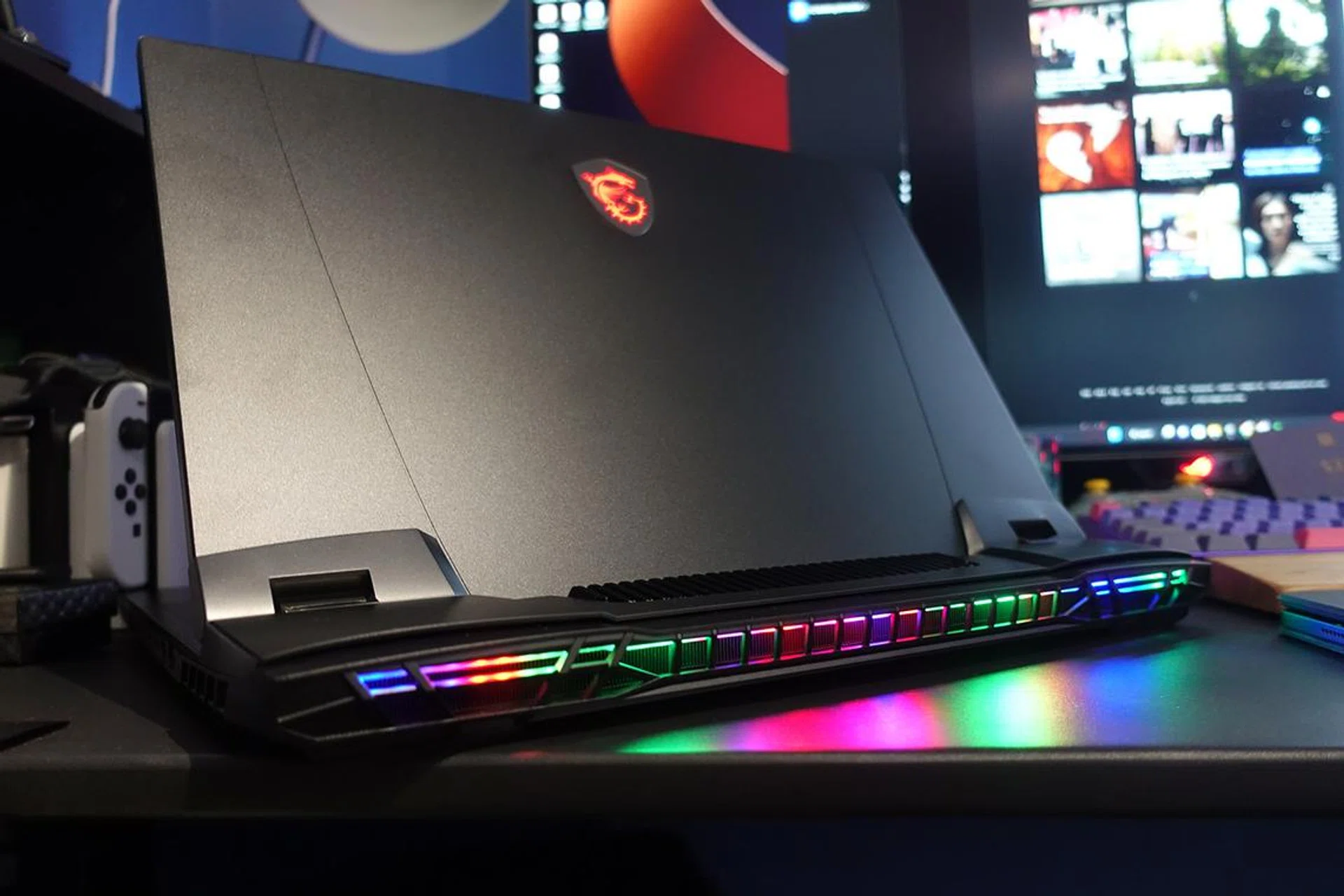 For this test drive, MSI has kindly loaned us their latest Titan GT77, the very best that they've to offer.