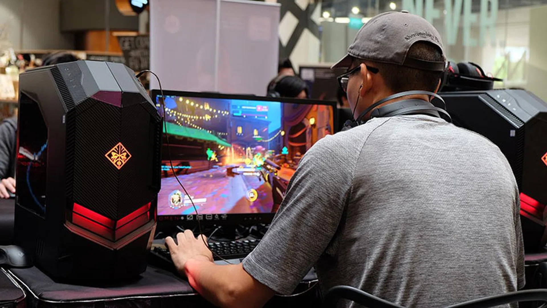 Everyone's playing on Omen by HP desktops and monitors.