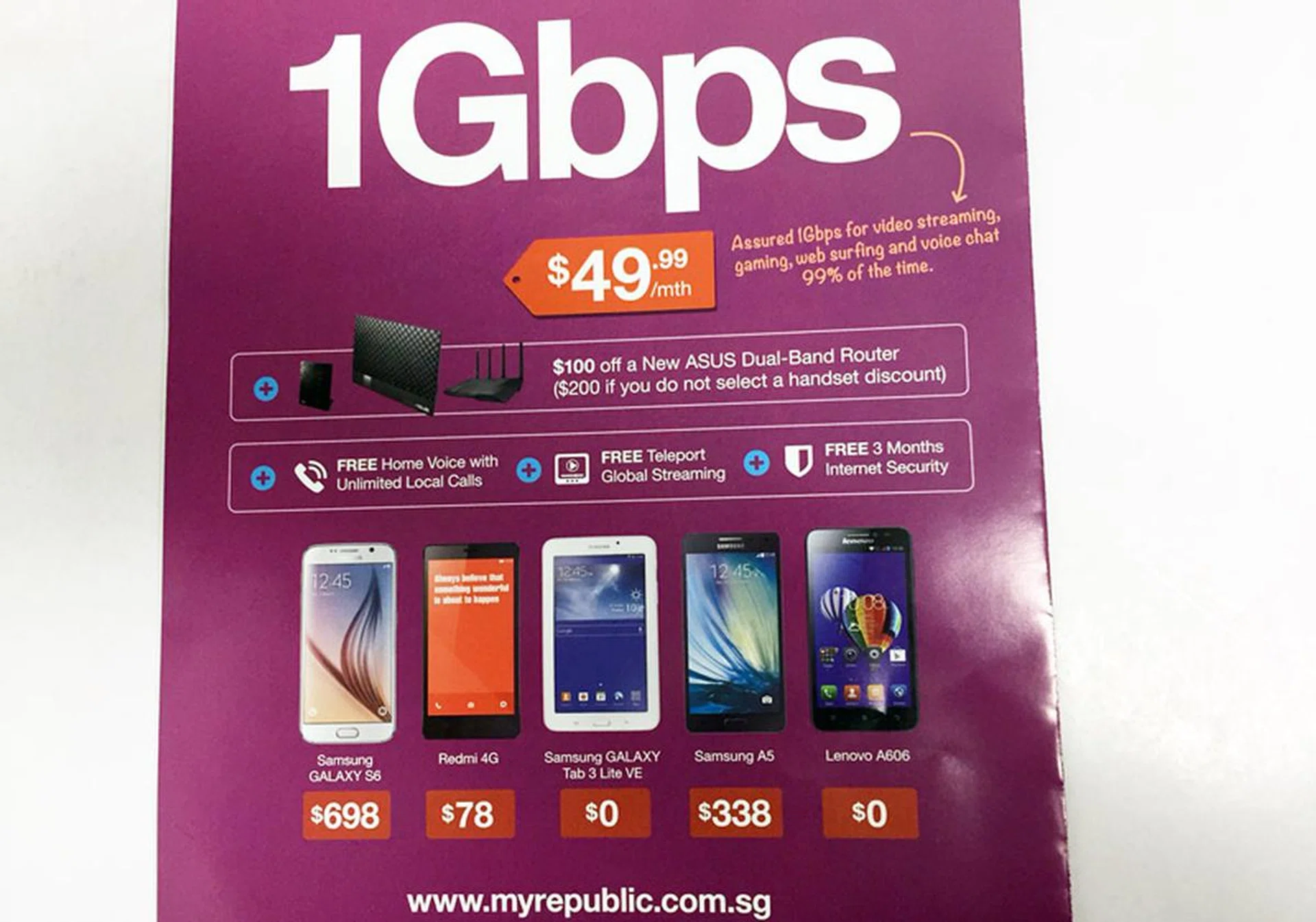 Sign up for a 1Gbps fibre broadband deal with MyRepublic at CEE ($49.99/month) and get $100 off a ASUS dual-band router (your choice of ASUS N56U, AC56U or AC87U). Or, get a great deal on a new smartphone. 