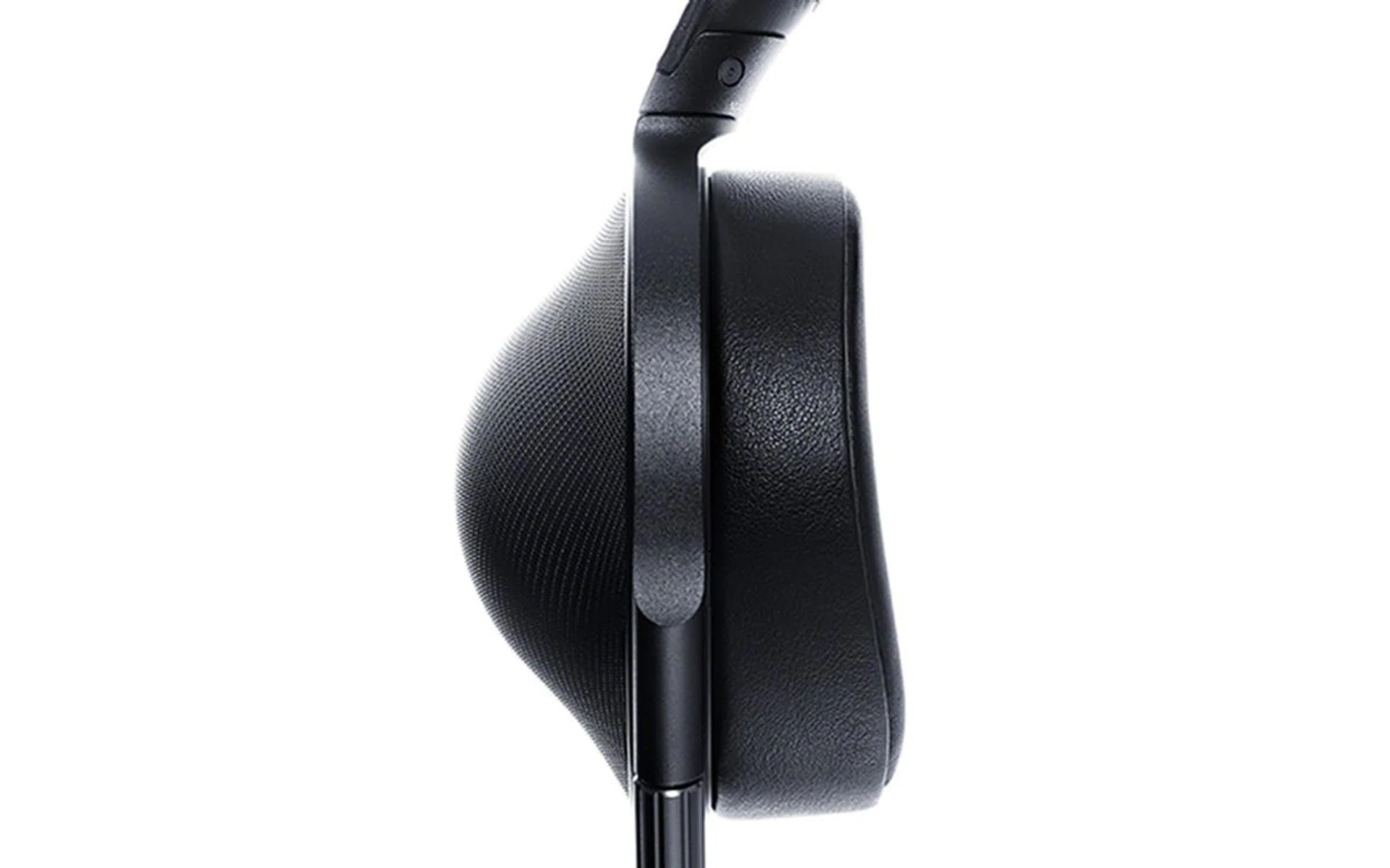 The unique shape of the ear cups is said to reduce unwanted resonance.