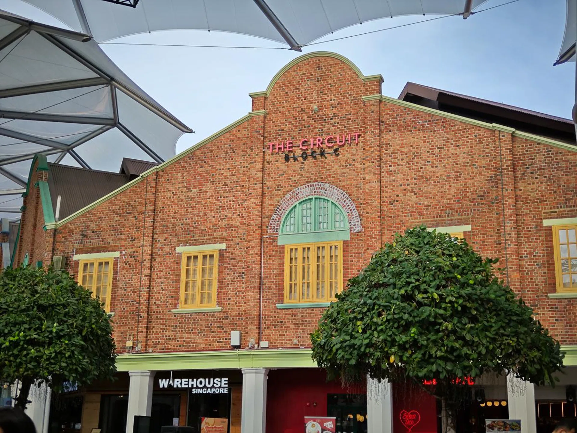 2x optical zoom. Photo: HWZ.