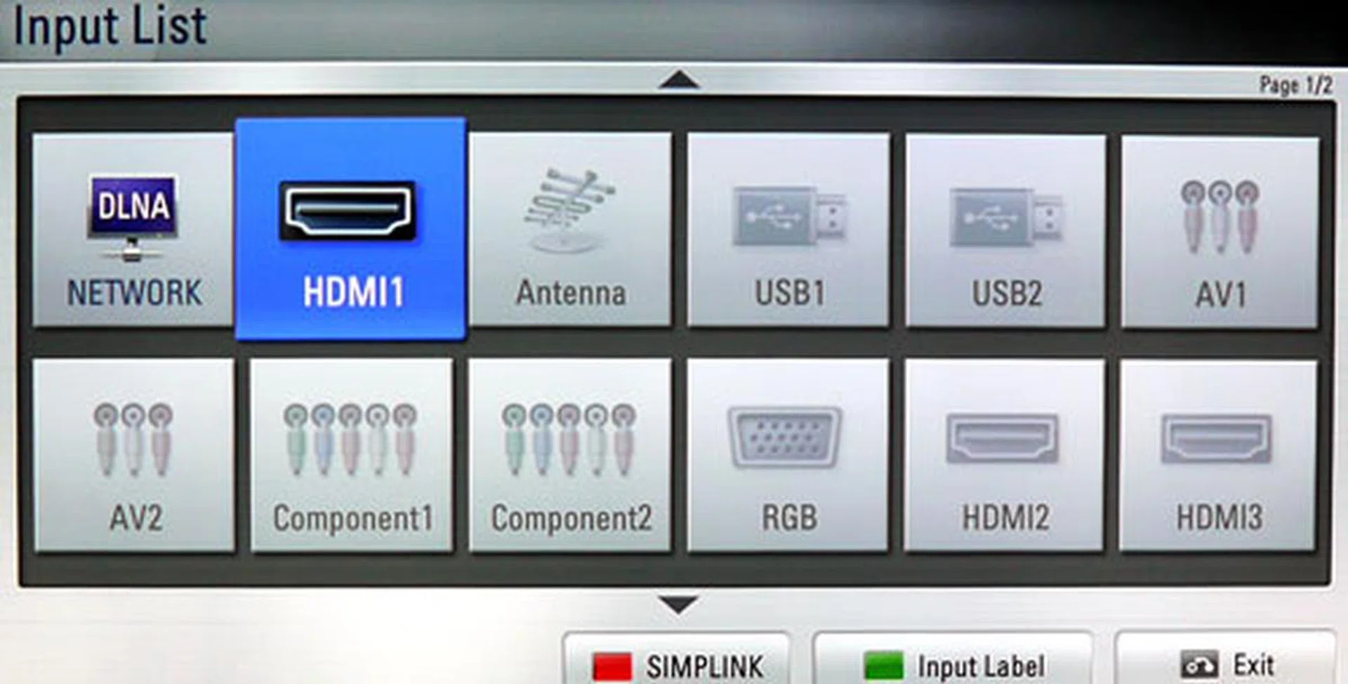Guesswork isn't needed when it comes to selecting AV inputs. The LW6500 not only highlights active sources, but offers a pretty interface to gawk at as well. Analog composite inputs are labelled as AV1 and AV2. 