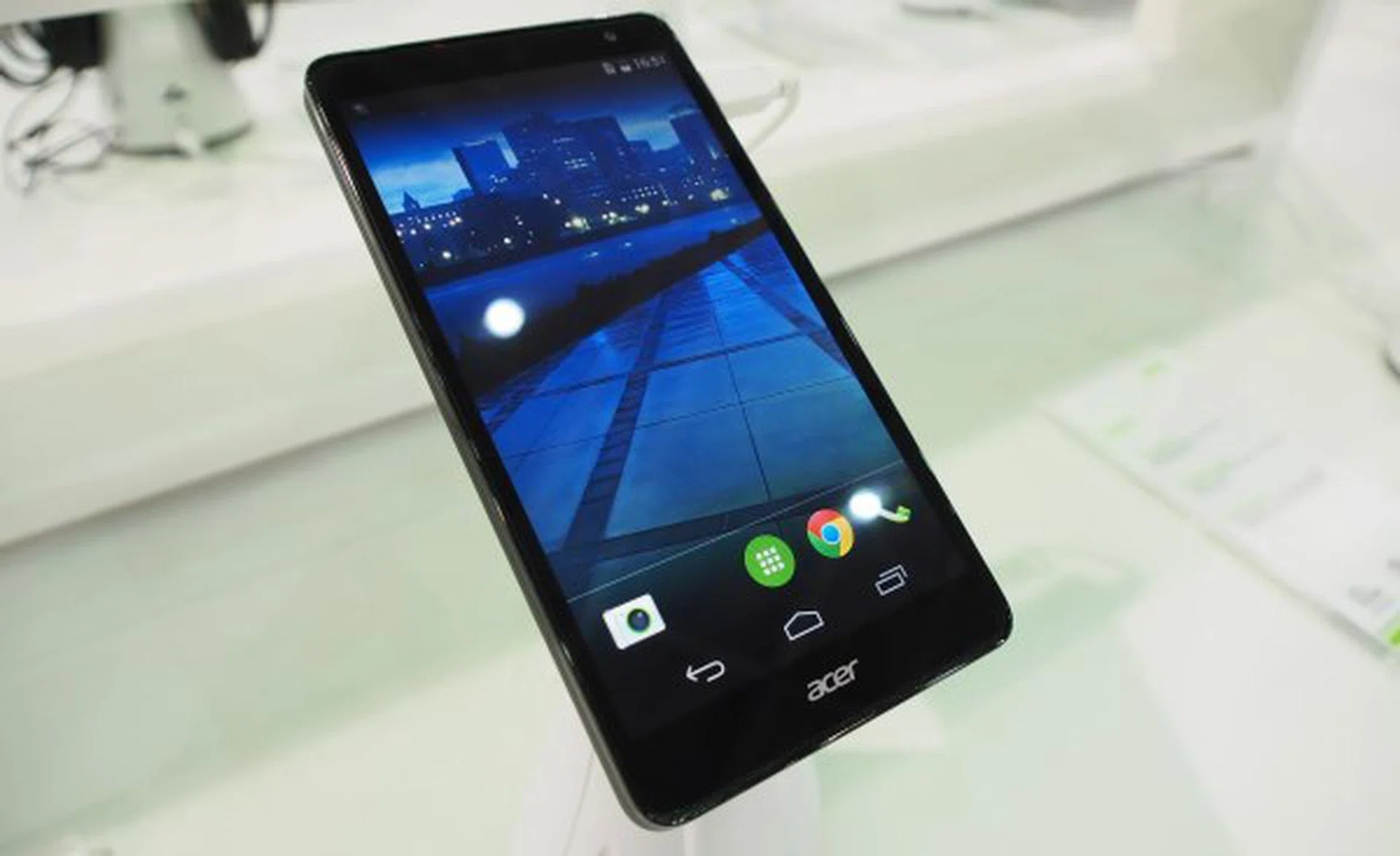 The Acer Liquid X1 5.7-inch smartphone.