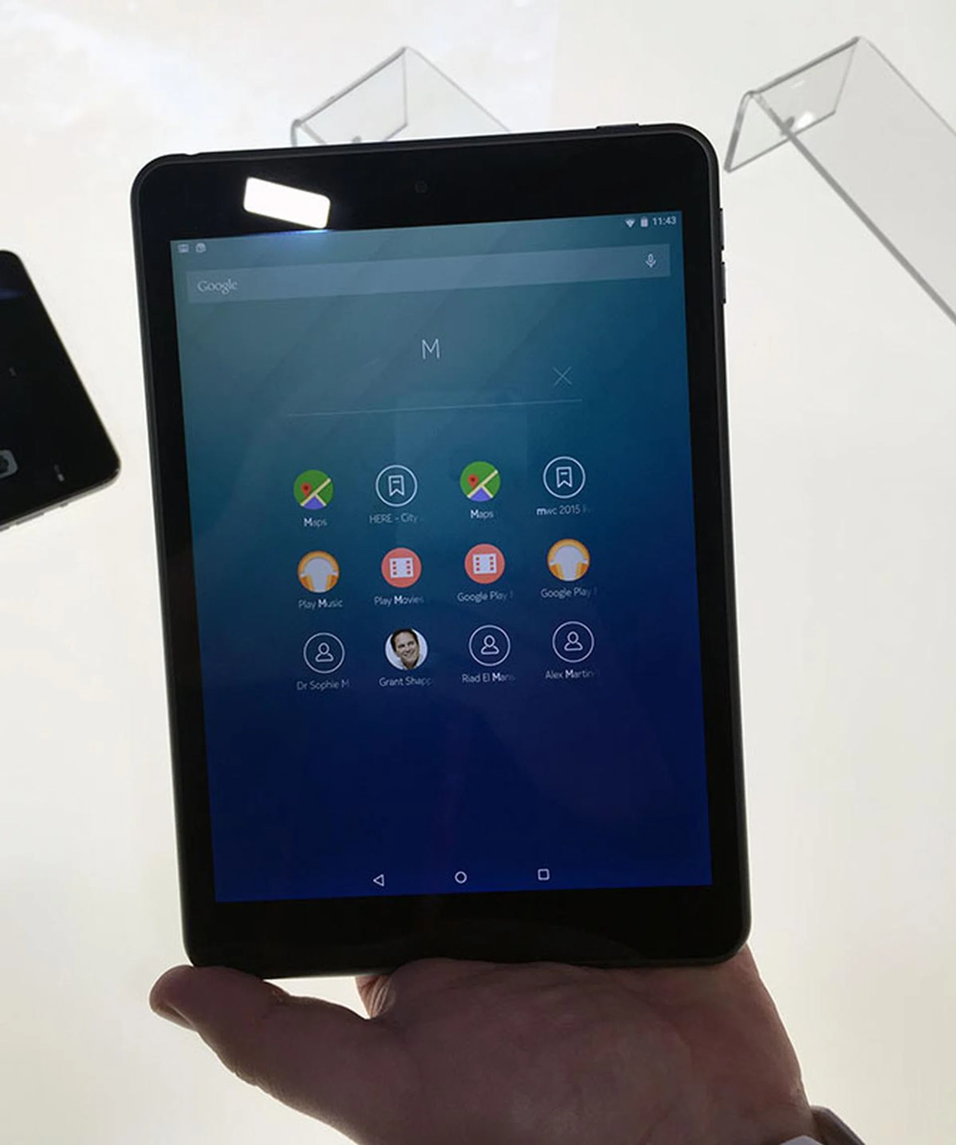 The launcher will then display any installed apps starting with that letter. It's also smart enough to realize that Google's 'Play Music' app for example, can be searched for with either P or M.