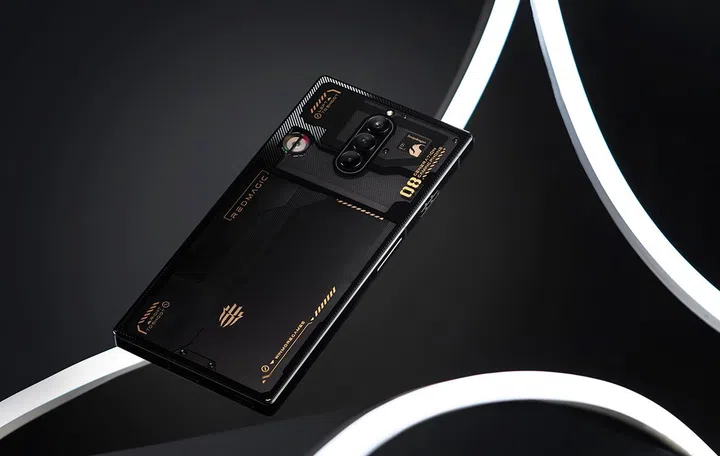 Nubia Redmagic 8 Pro.