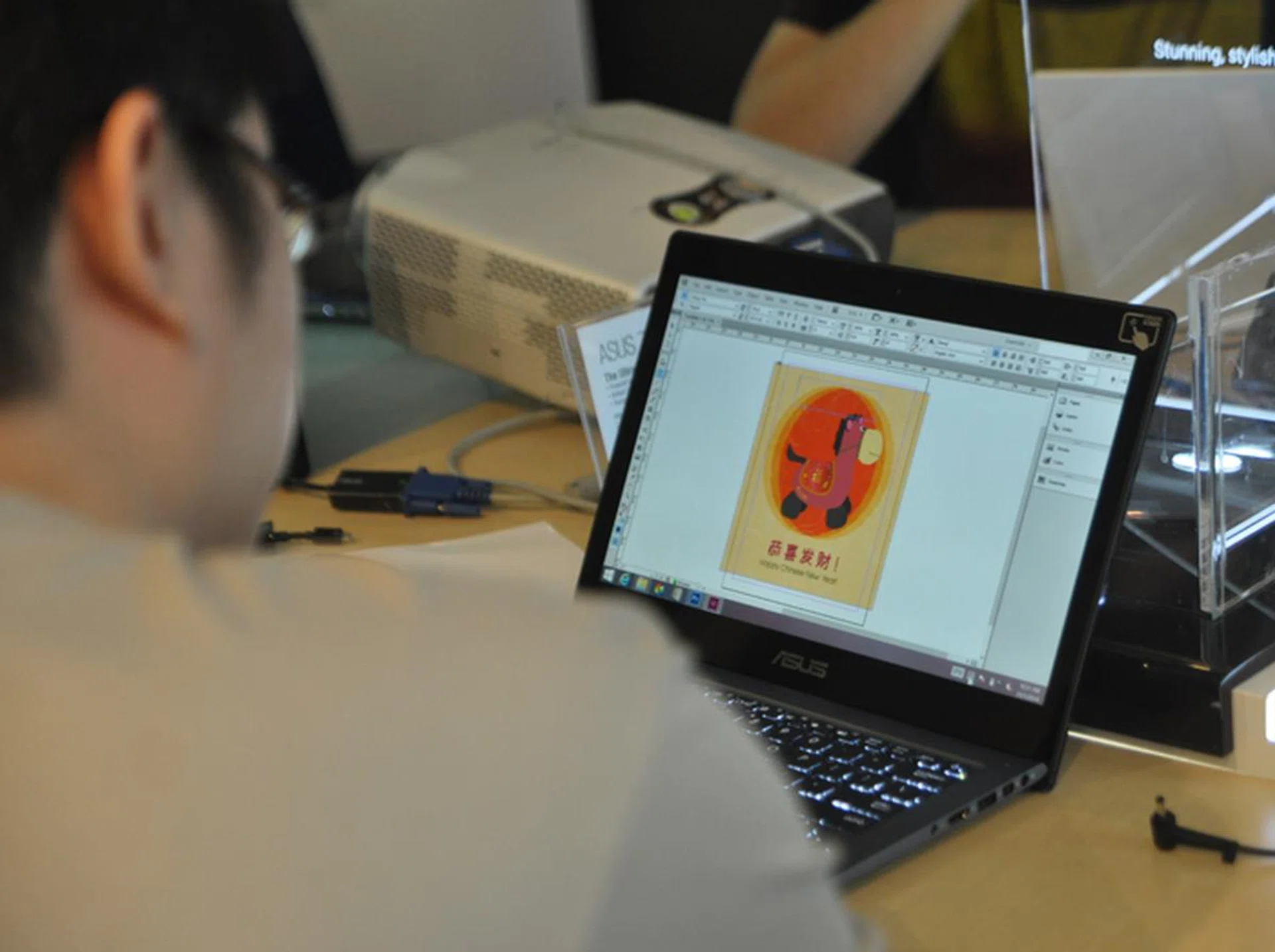 The Zenbooks handled the resource intensive Adobe InDesign well thanks to the UX301's speedy SSD and the UX302's discrete graphics unit. 