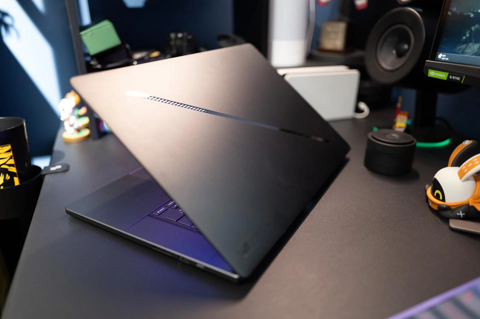 ROG Zephyrus G16.