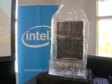 The Dell Latitude 14 Rugged Extreme locked in a massive block of ice to showcase its extreme endurance of operating under a wide temperature range of -29°C to 63°C. This photographed test unit was encased in ice at -15°C for two days before its encasement was smashed out at the event to lodge out the notebook and demonstrate its operational readiness.
