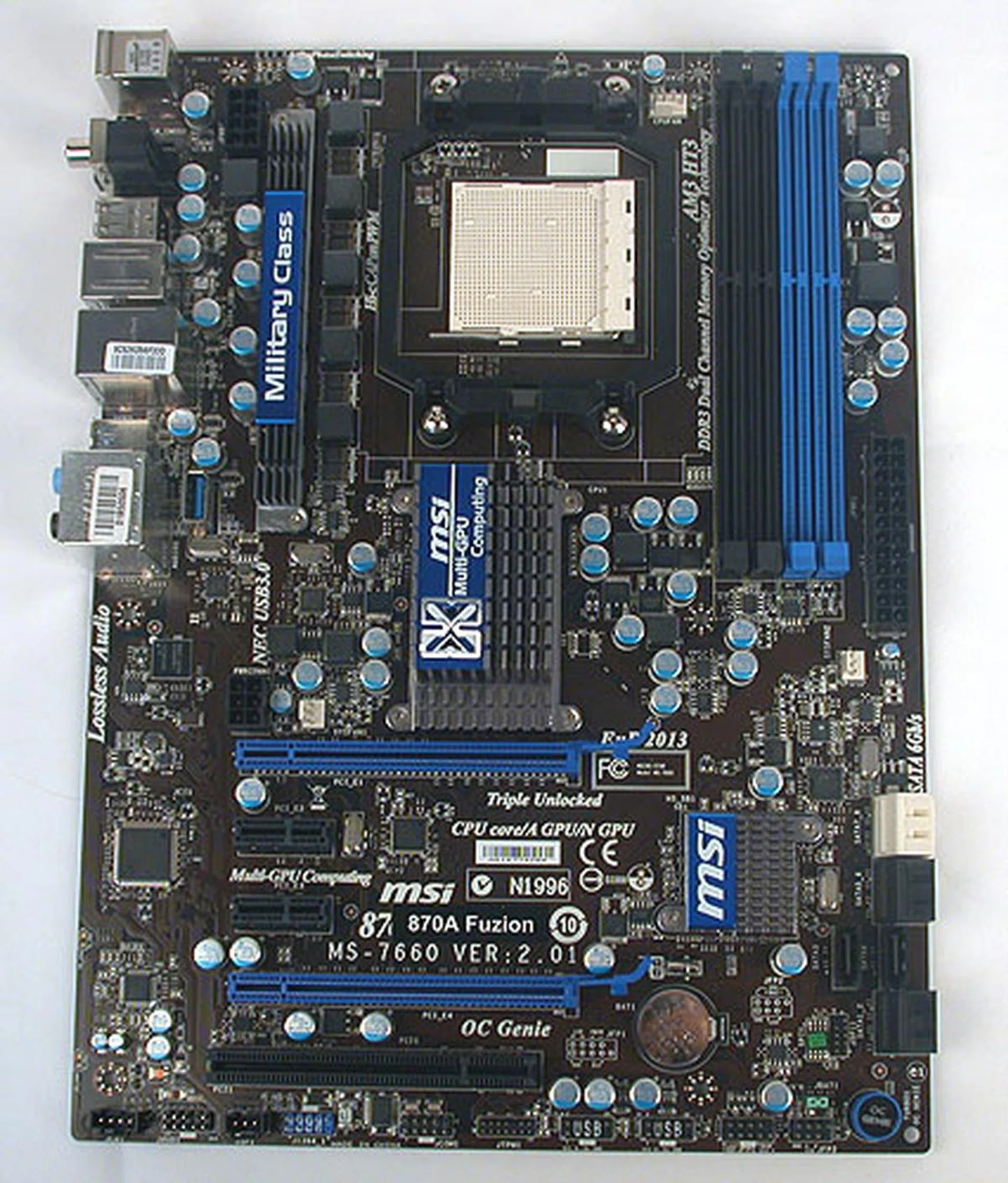 The familiar brown, blue and black theme used by MSI in recent boards continues its run on the 870A Fuzion. We said it before and will say it again - we aren't exactly fans of its brown PCB.