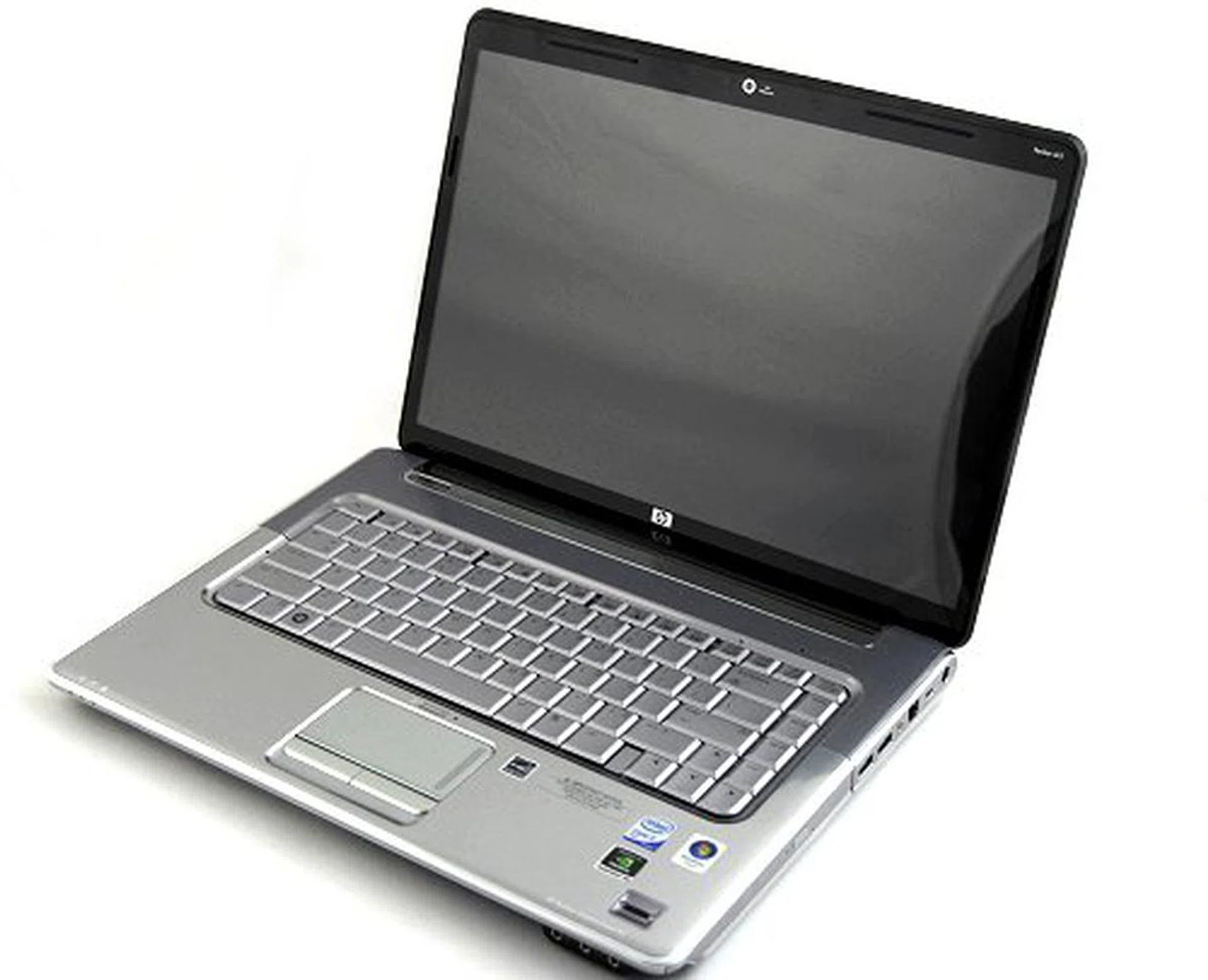 Our test unit, the HP Pavilion dv5 which features an Intel Core 2 Duo T9600 (2.8GHz) processor, 4GB DDR2 RAM, 15.4-inch screen, NVIDIA 9600M GT graphics chipset and a Blu-ray optical drive. As a bonus, the dv5 has a very easily removable HDD compartment at the back which holds a 2.5-inch Western Digital Scorpio Blue 320GB.