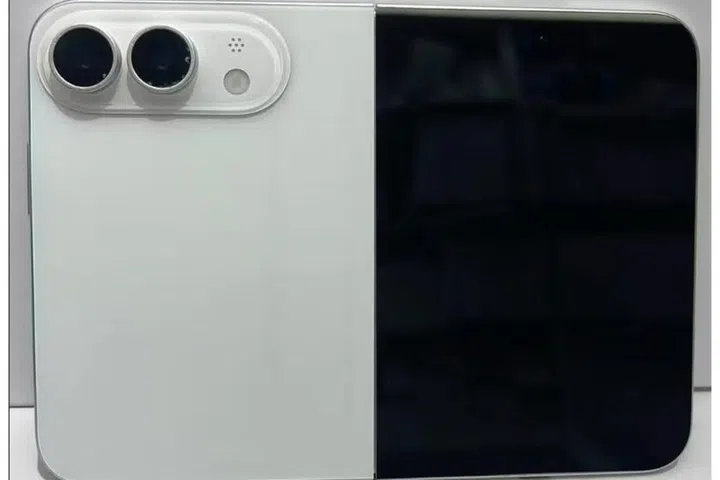 A photo of the foldable iPhone when unfolded.