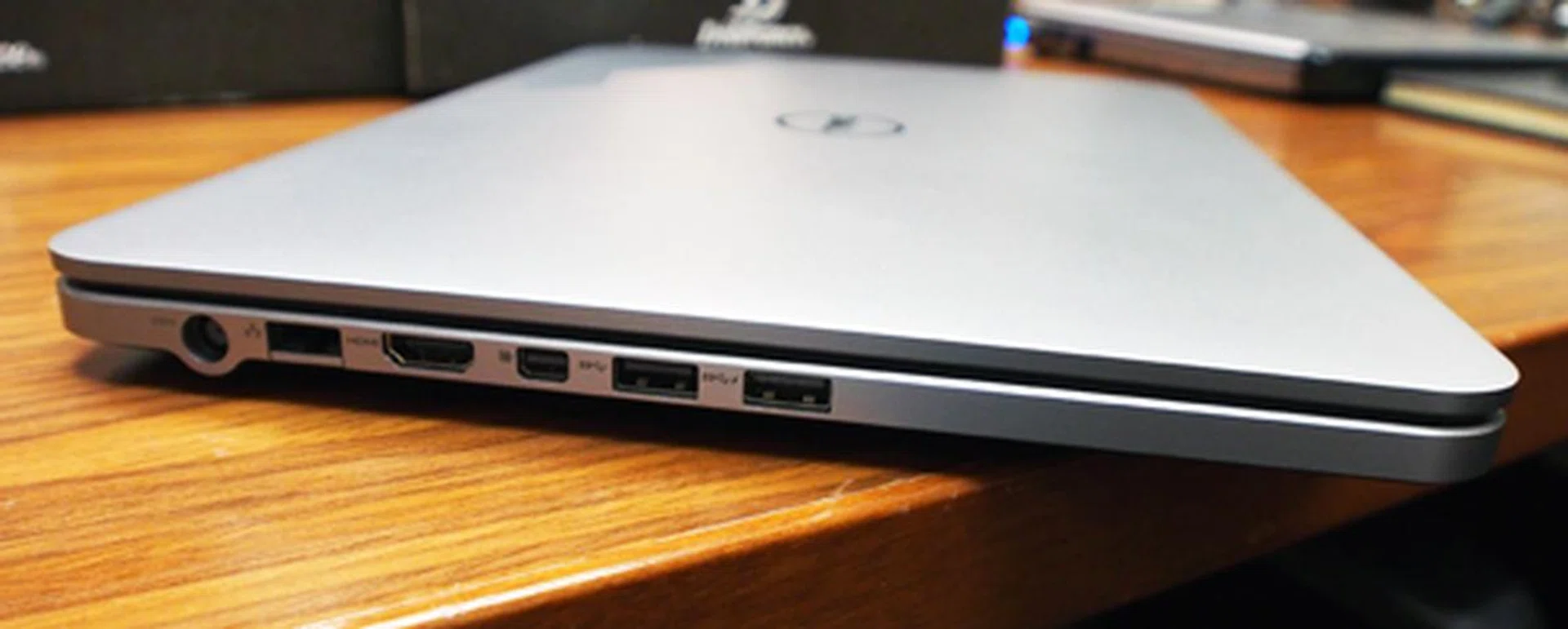 Most of the ports can be found on the left. It looks a little bit cramped, but makes everything easy to locate.