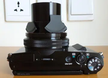 Here's the camera with the lens fully racked out.