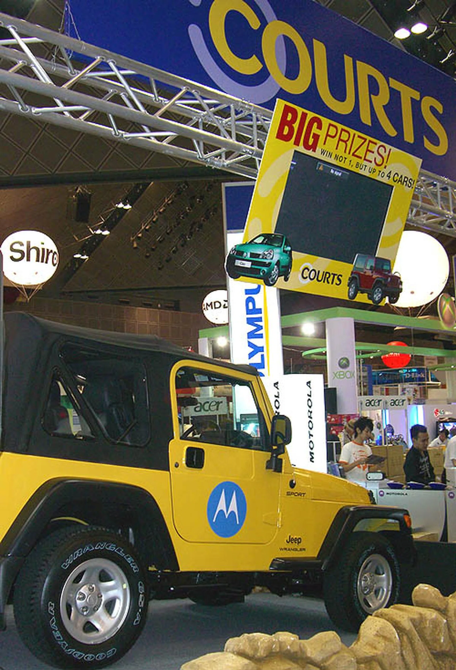 One of the largest retailers in Singapore, Courts has taken up quite a lot of floor space here. Selling all kinds of electronics products, Courts has even arranged lucky draws to entice shoppers. Winners can drive away with this Jeep. 