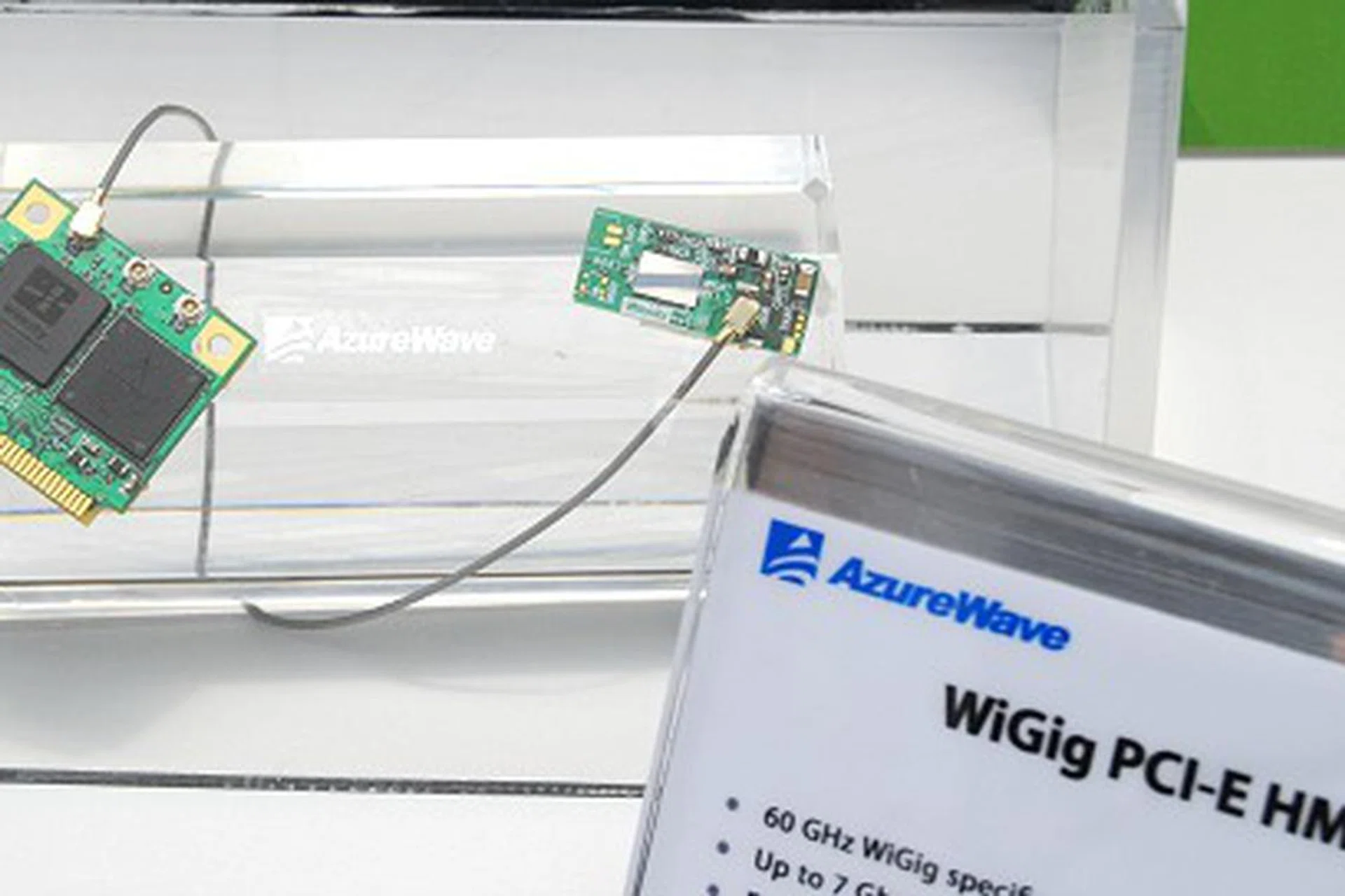 Fancy wireless throughput as high as 7Gbps? Now you can with the world's first WiGig PCIe device from AzureWave, a subsidiary of ASUS. Looking like any other wireless solution in appearances, this extremely high transmission rate is possible thanks to the new 60GHz operational spectrum in addition to simultaneously working on the 2.4GHz and the 5GHz bands. Tri-band Wi-Fi anyone? We surely like the sound of that and probably saying good riddance to wired networking for the masses.