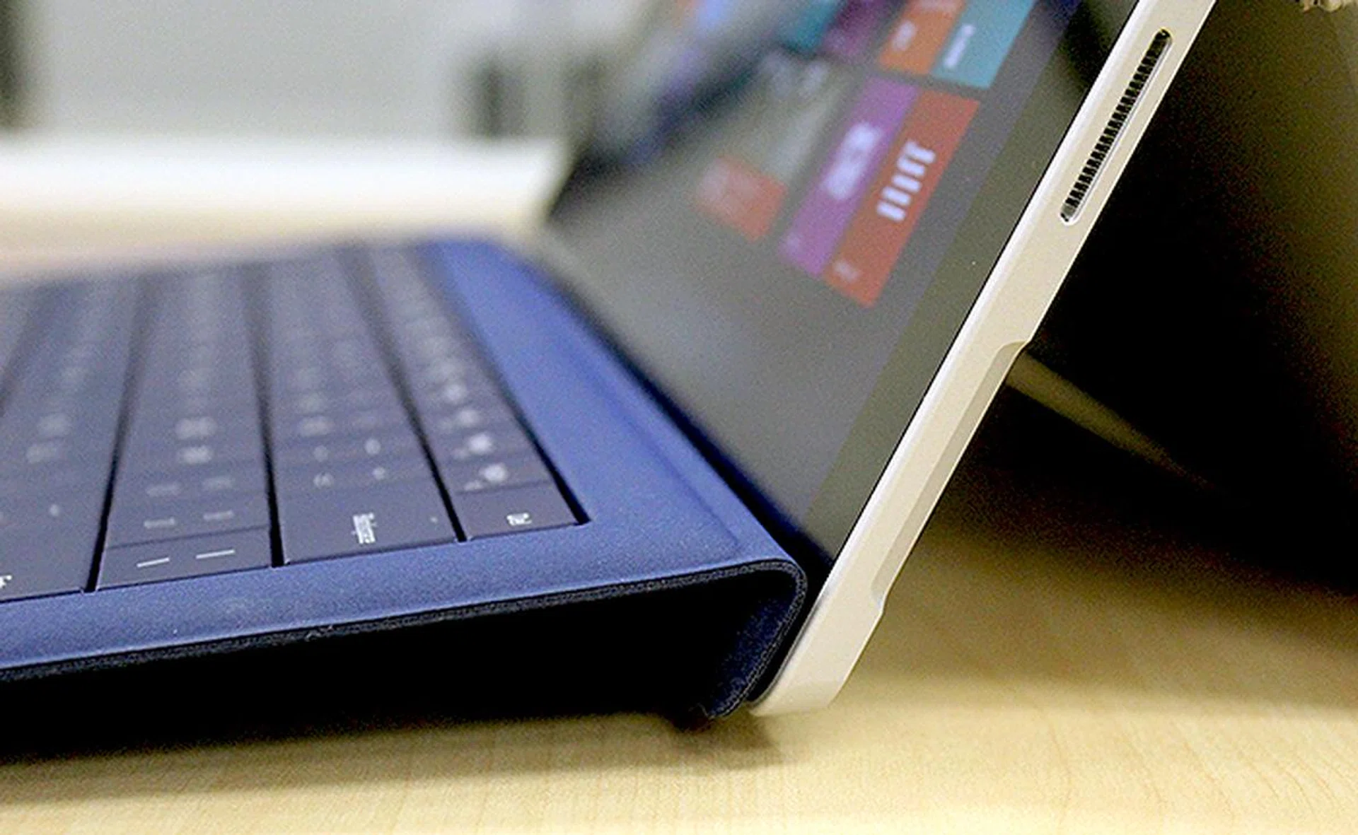 The little things count. This double-fold hinge allows the keyboard to attach to the bottom bezel of the Surface Pro 3, which elevates it for a more comfortable typing position.