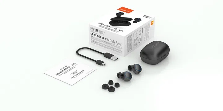 Creative Sensemore Air with packaging and in-box accessories.