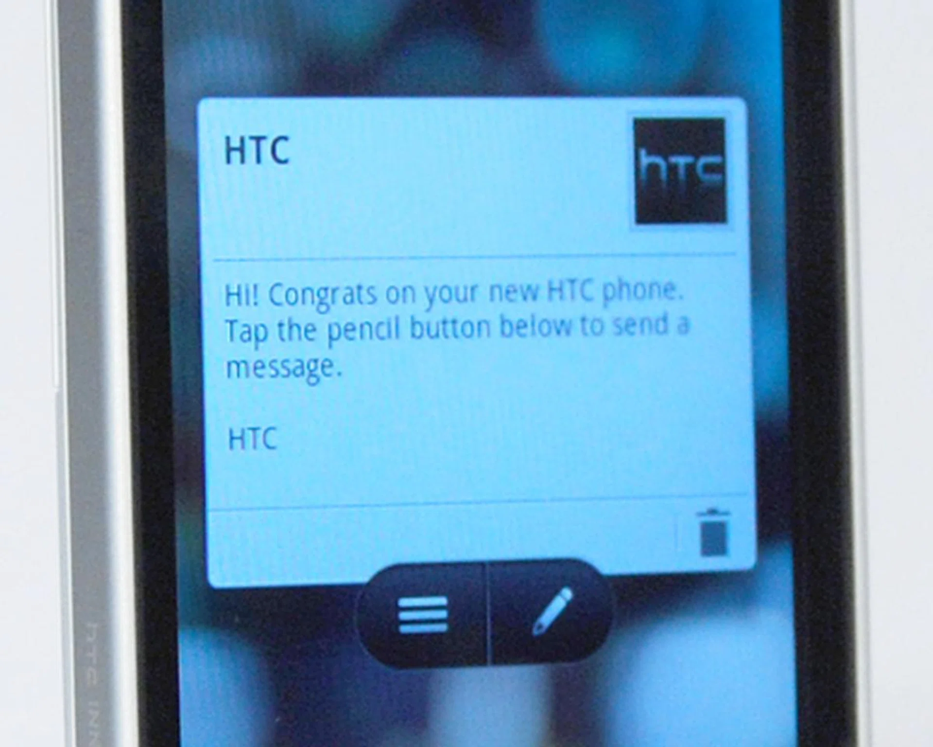 The Messaging and Email widgets will be a familiar sight if you notice the similarities between it and those on the TouchFlo 3D. Note that the Email widget is only able to display emails from one account, even though the email function is able to support and receive mails from multiple accounts.