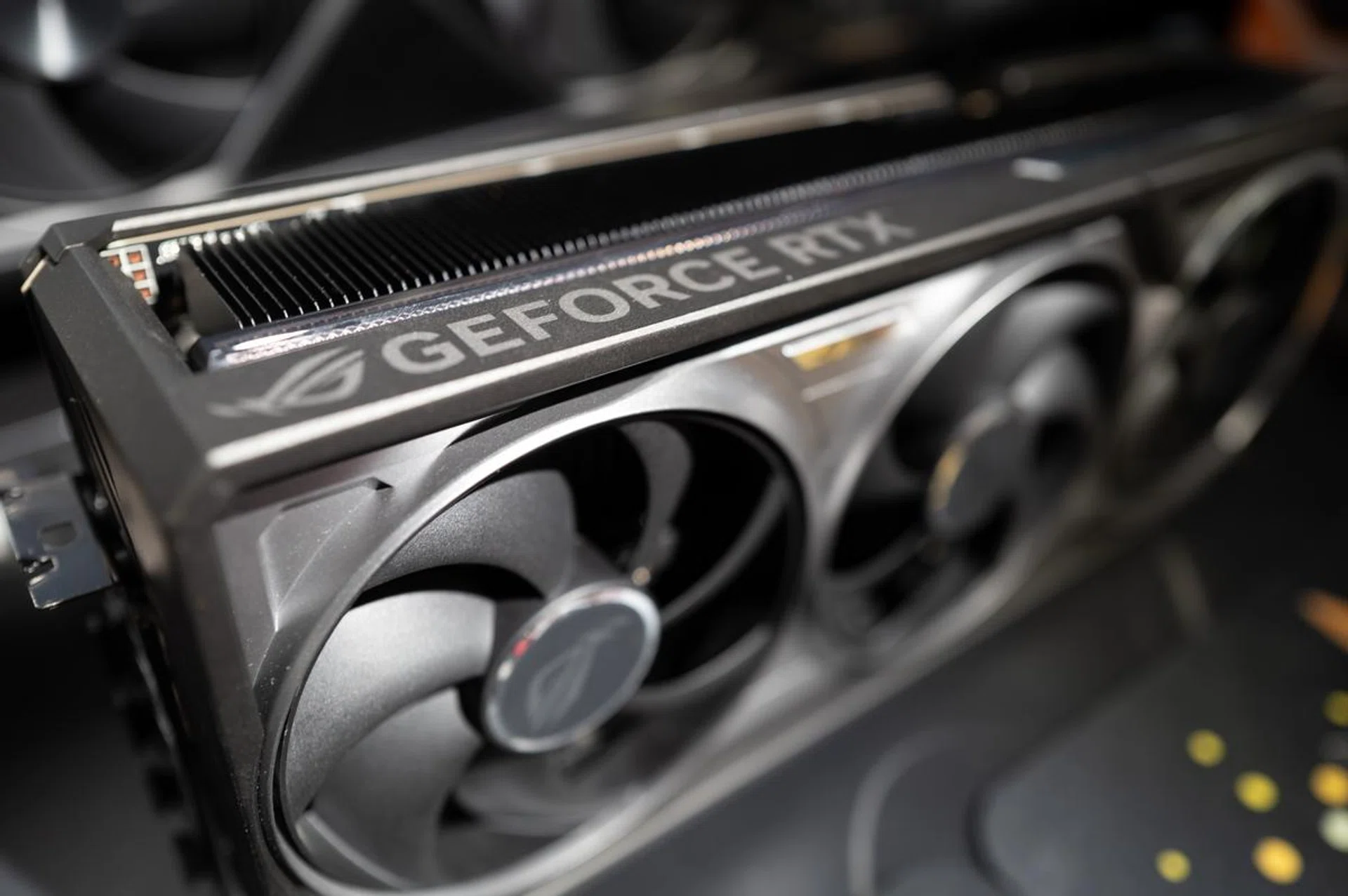 Flagship GPUs have been breaking SRP records since the RTX 30 Series' launch. I'm not sure if this trend will continue for the next generation of GPUs. Photo: HWZ