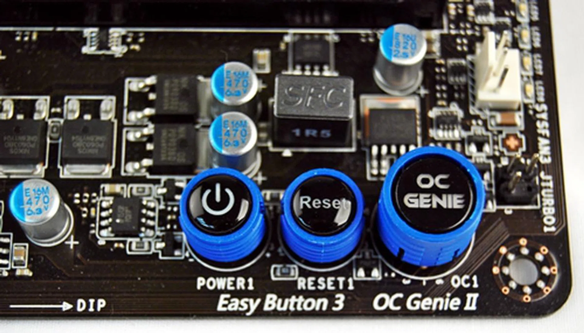 The standard trio of on-board buttons and probably the most popular of the three is the OC Genie button. To the top right of it is a series of LEDs corresponding to the active number of power phases in operation.