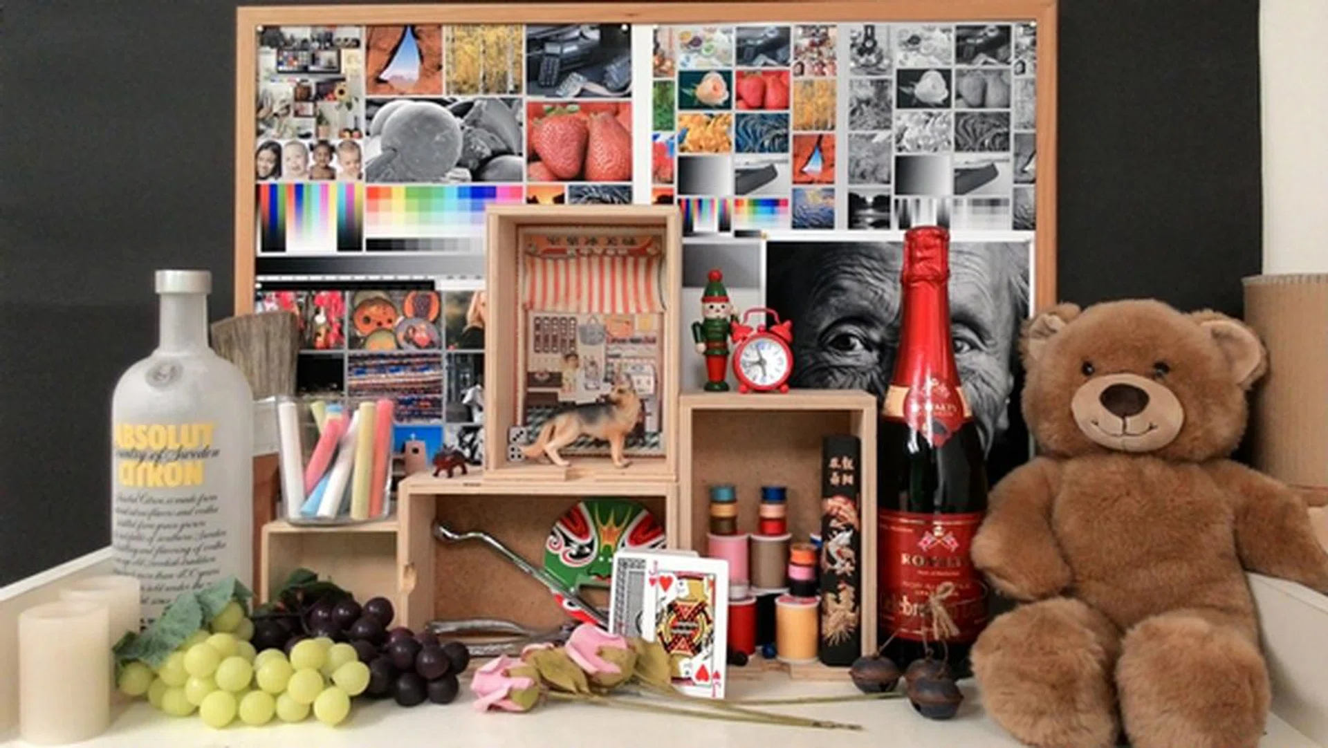 Image quality is above average; colors are pleasing and good amount of details are captured. We noticed some image artifacts in the darker areas of the photo.