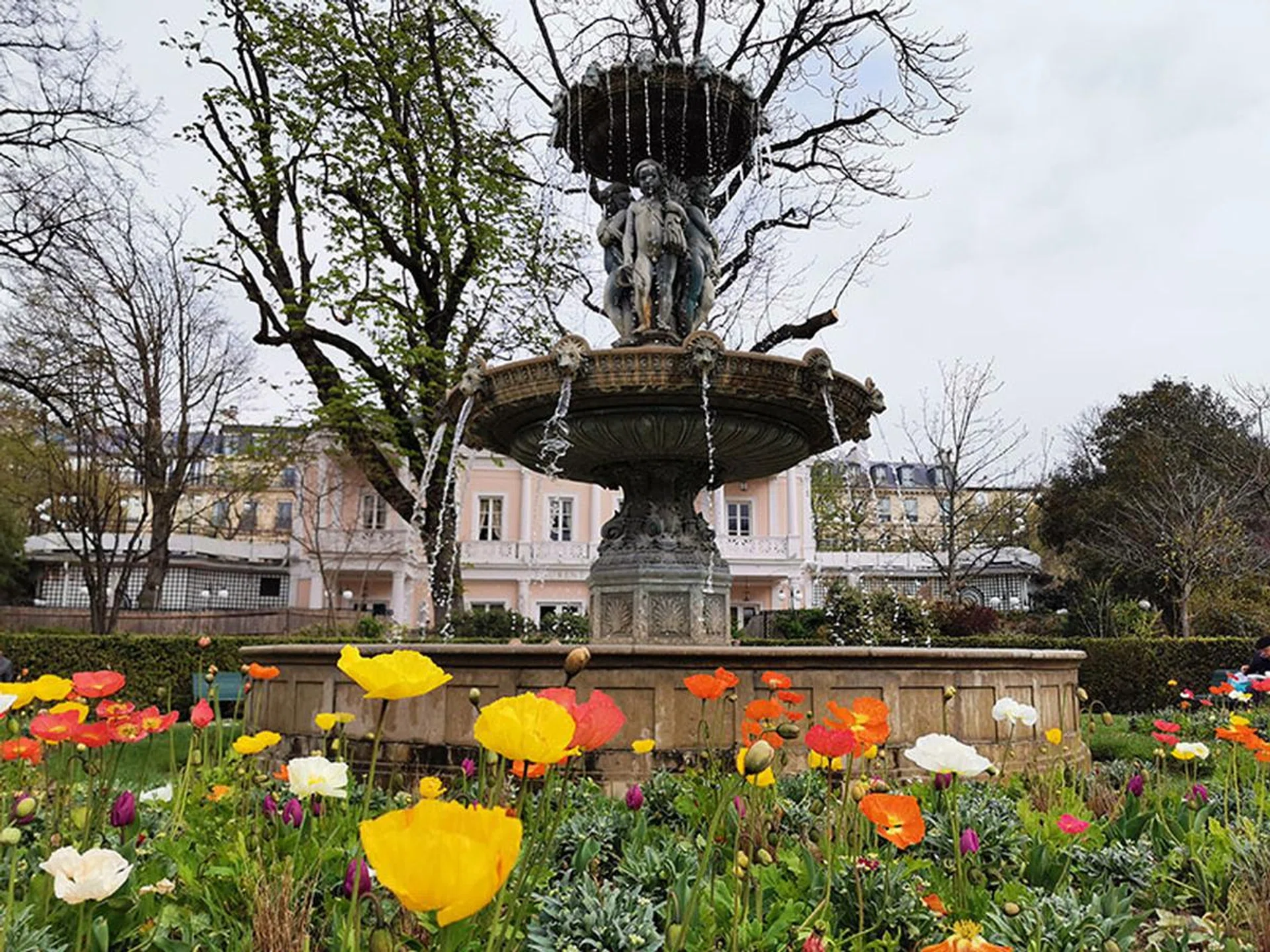 40MP SuperSpectrum sensor.