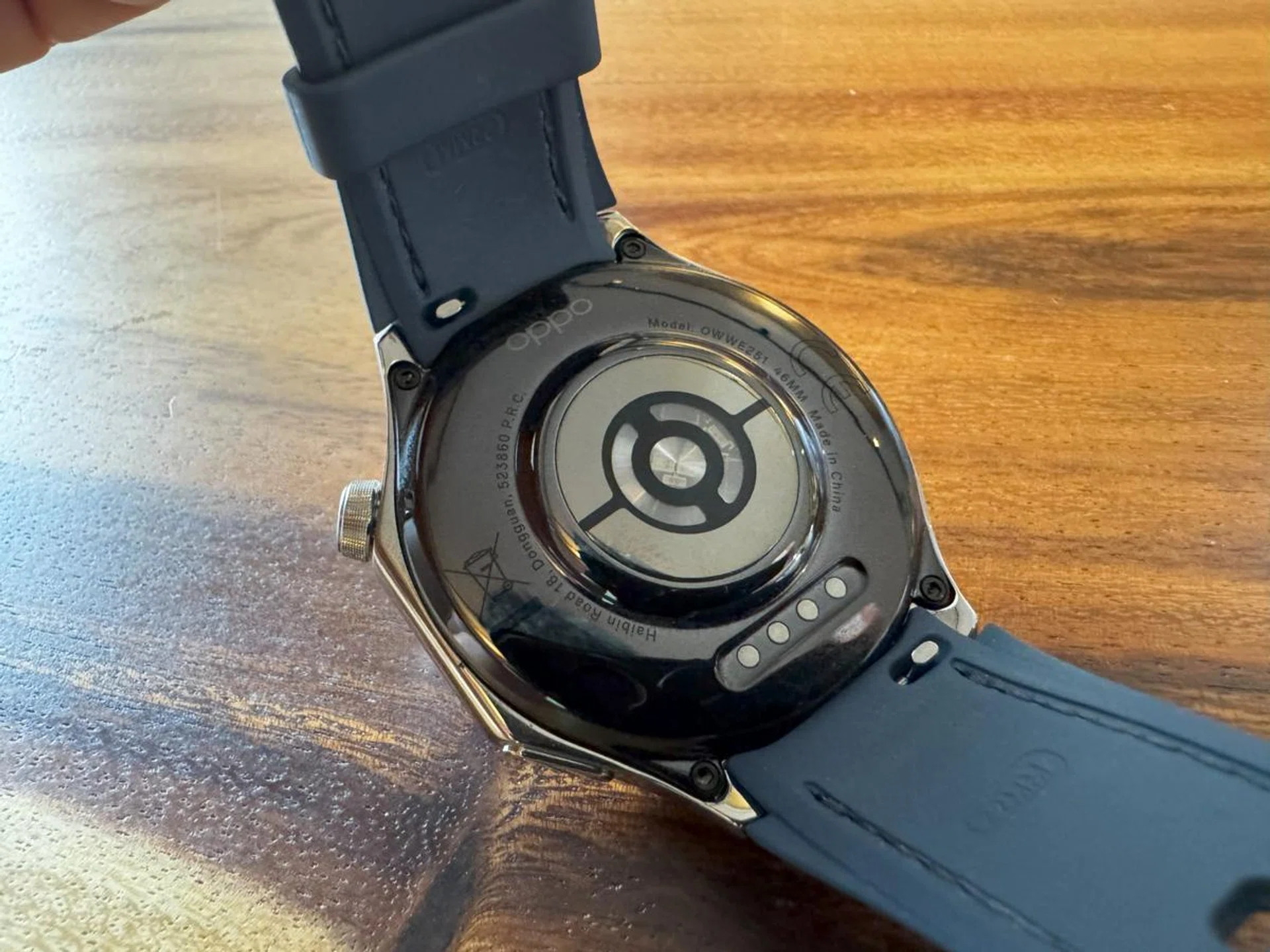 Improved 8-channel optical heart rate sensor with a larger PPG module. Photo:HWZ