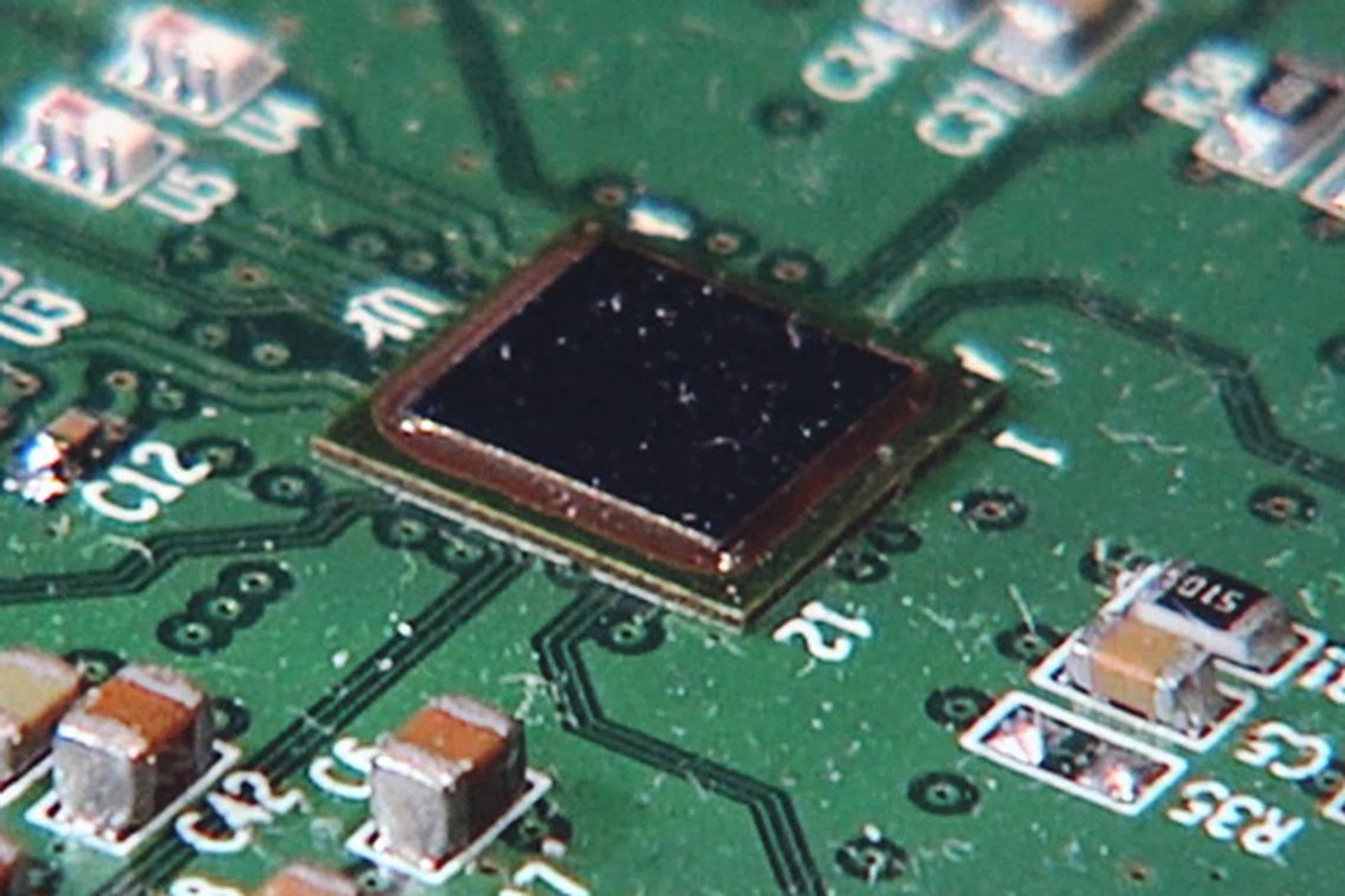 Intel demonstrated the first working prototype of the digital WiFi radio known as "Moore's Law Radio".