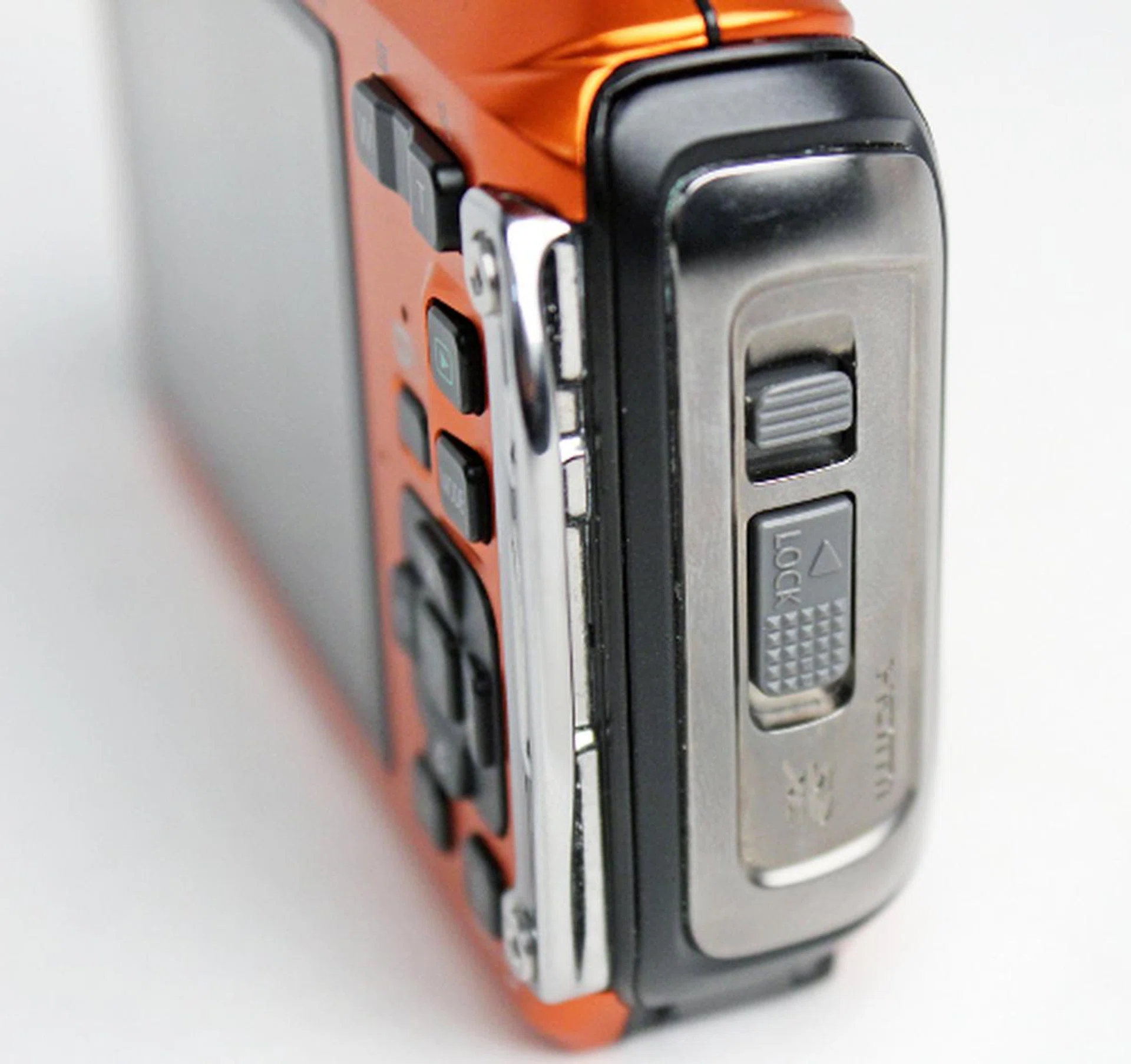 Two locks ensure that the door protecting the I/O ports are firmly closed. 