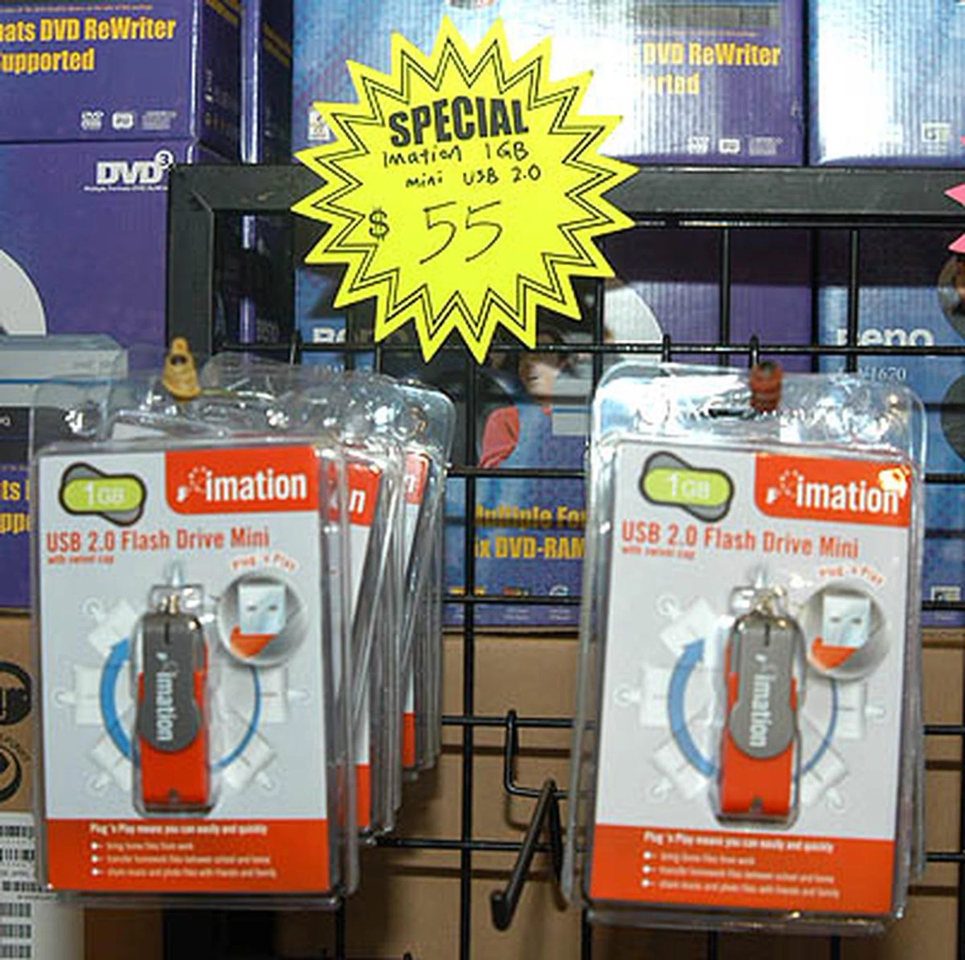 Store all your data into these little 1GB USB 2.0 flash drives from Imation for only S$55 each.