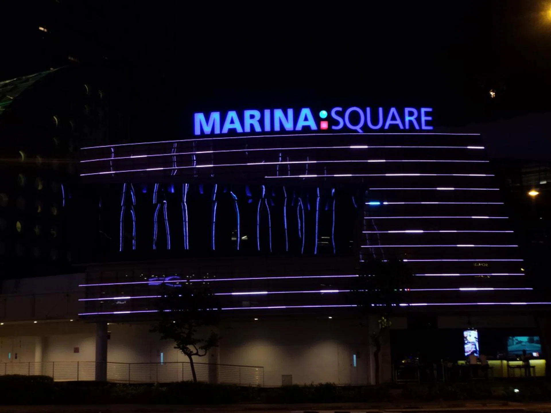 Night time shot using Auto mode. <br> f/3.9 at 54mm, 1/12 sec, ISO 400.
