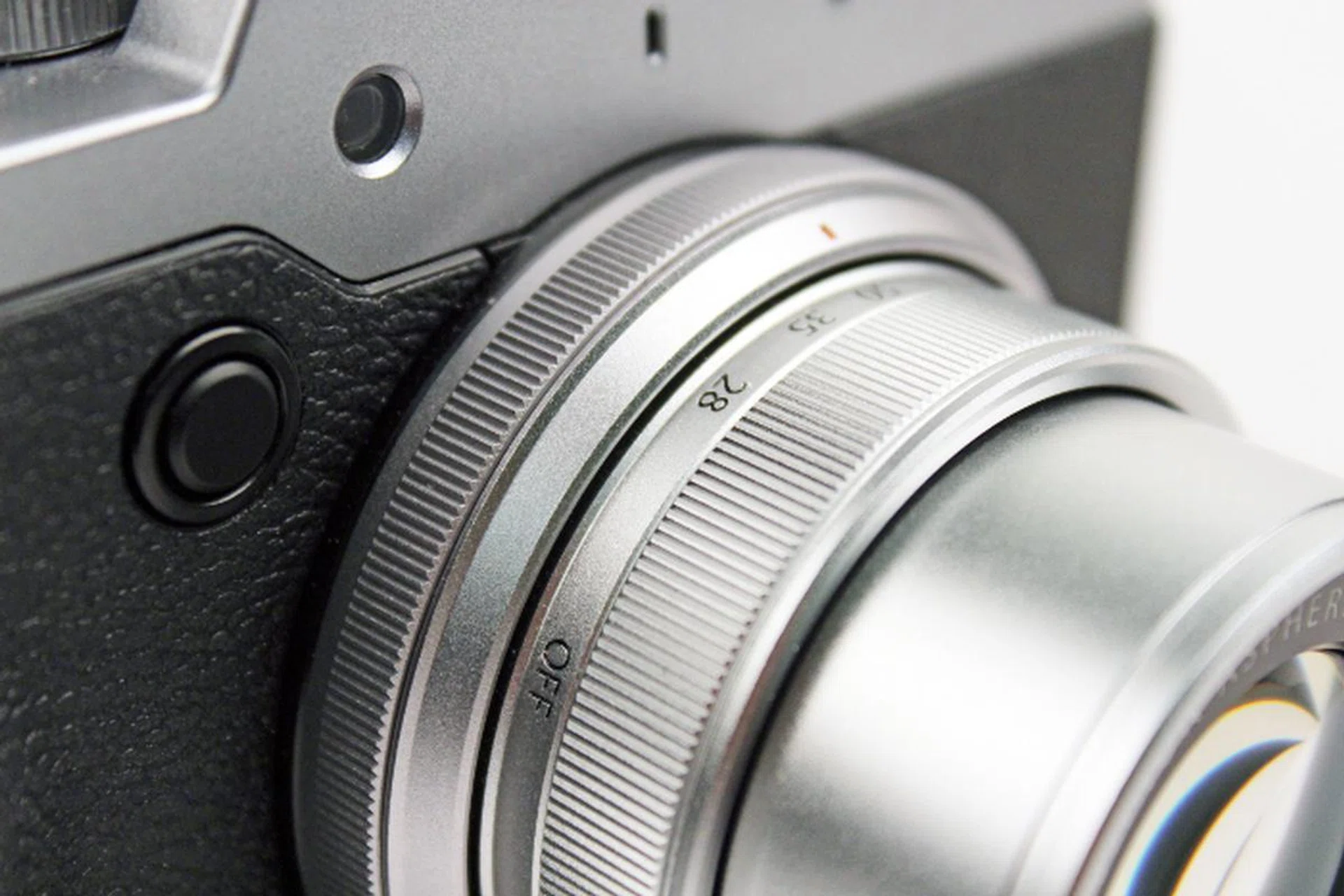 There's a control ring on the X30's lens barrel to help adjust aperture or shutter speed, depending on the mode you're shooting in. 