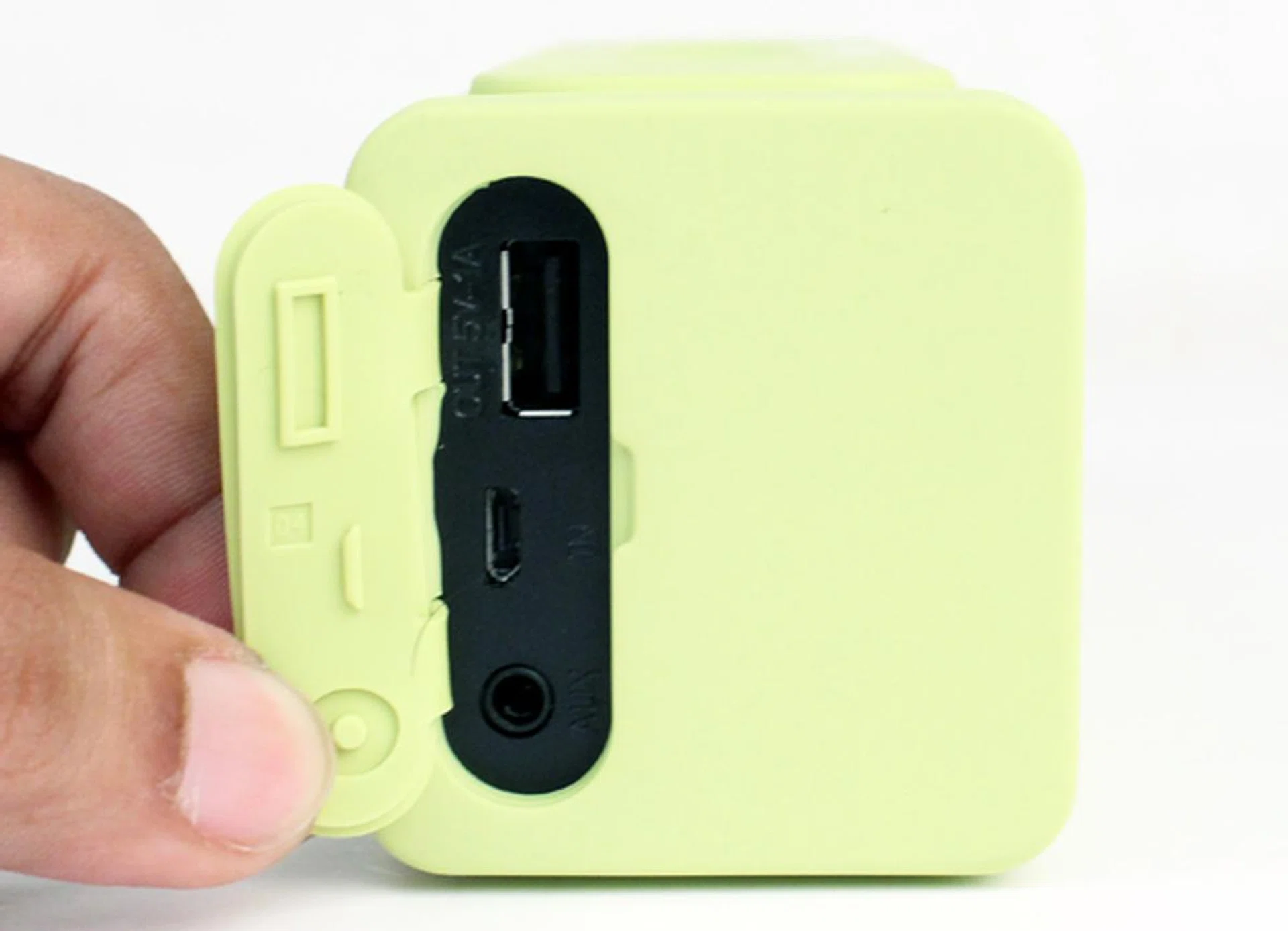 The selection of ports available with the speakers can be seen here.