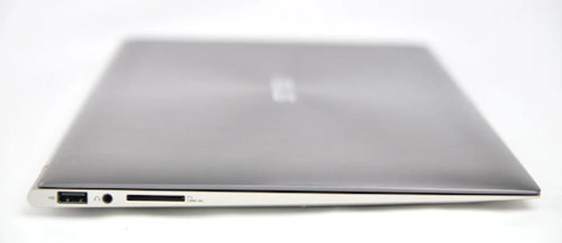 That tear-drop shape is a neat design element which allows the consumer to hold the machine easily. 