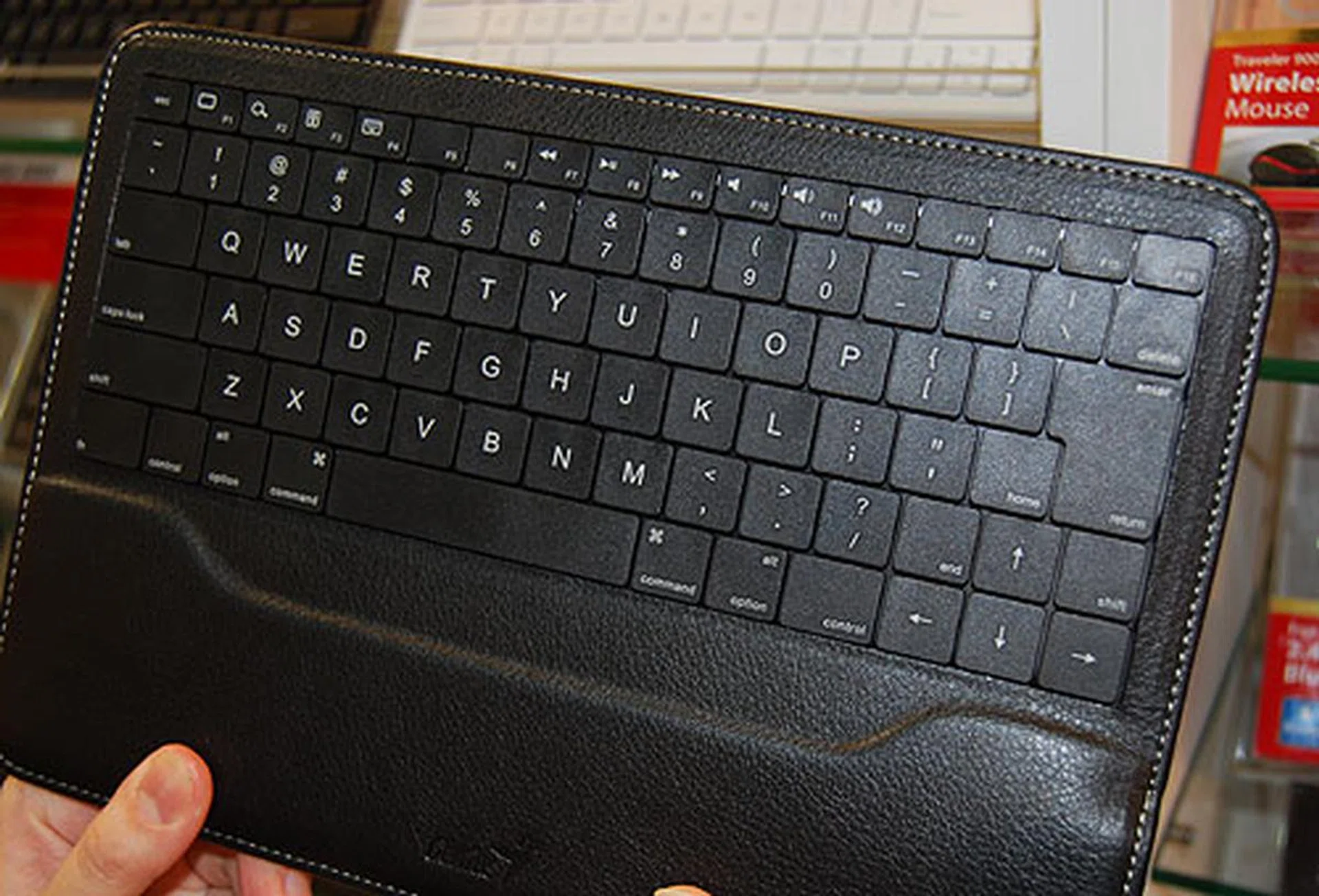 To cater to the growing market for portable keyboards, especially for tablets, Genius has this leather-bound and lightweight portable keyboard, the Luxe Pad. It's designed for iOS and connects wirelessly using Bluetooth. 