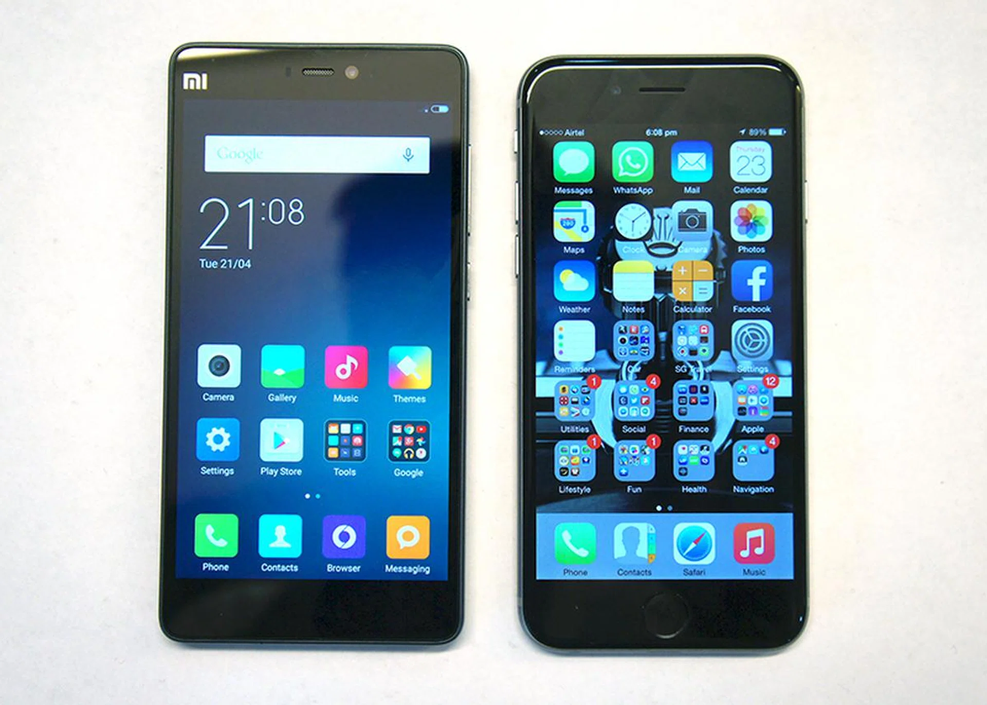 The Xiaomi Mi 4i has a larger display and greater screen-to-body ratio than the iPhone 6.