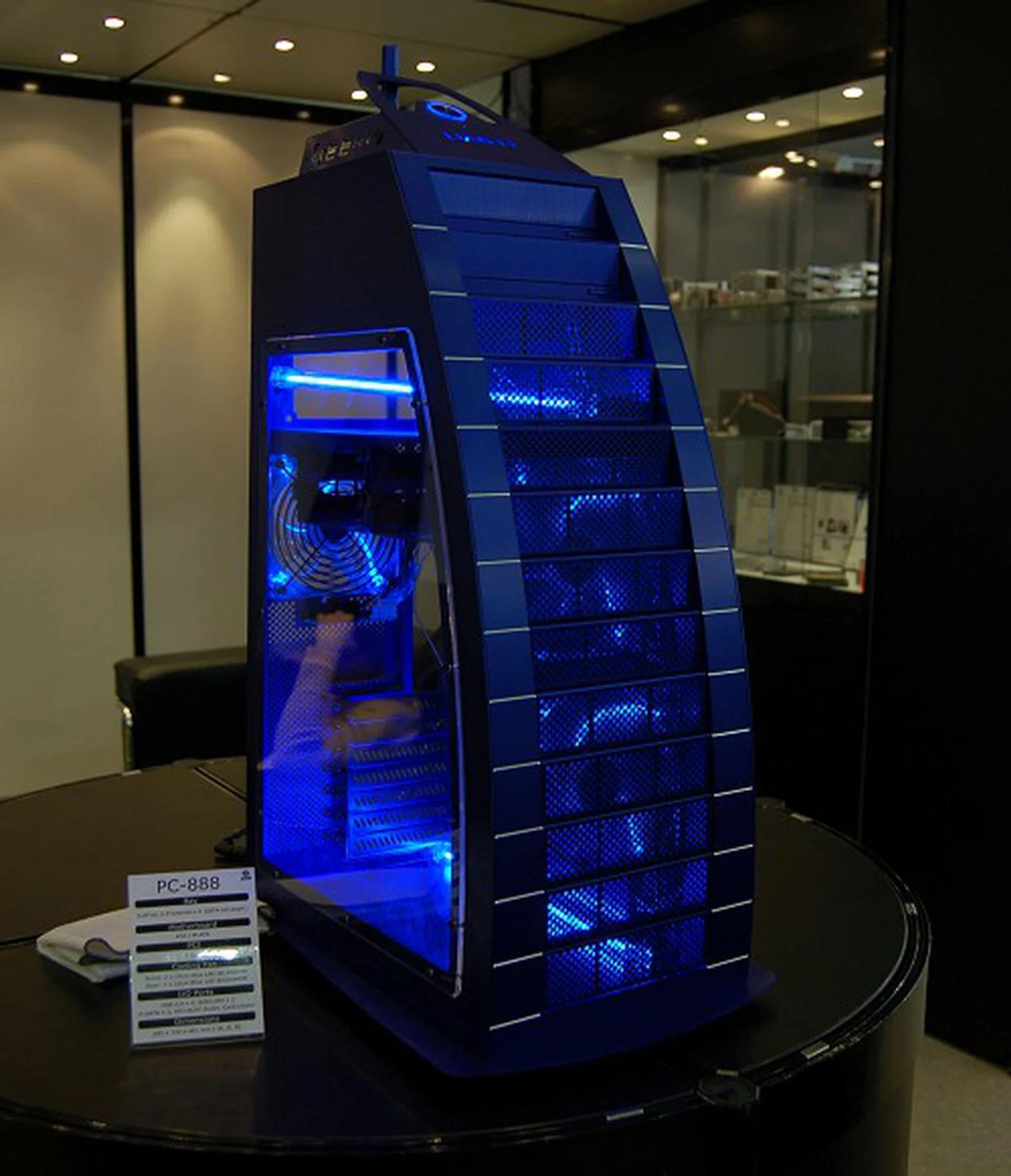  While not exactly new, this is the first time we're seeing it up close. The PC-888 chassis looks like it was inspired by the Burj Al Arab luxury hotel in Dubai and it even carries an exorbitant price tag to accompany its 'status'.  