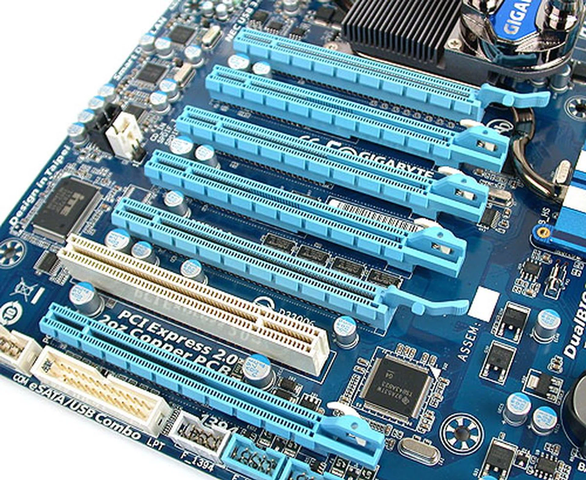 Gigabyte has provided many expansion slots, though a closer examination revealed that only two are PCIe 2.0 x16 - they are the ones nearest to the chipset and PCI slot if you're wondering. The rest are x4 and x8 versions, even if all the slots appear to be the same length as the x16 versions. However, one can still do quad CrossFireX if that's your thing. There's also a single PCI slot. Note that the Gigabyte SATA2 chip shares bandwidth with the PCIe 2.0 x4 slots so if they are used completely, the SATA ports from the SATA2 chip will be disabled. 