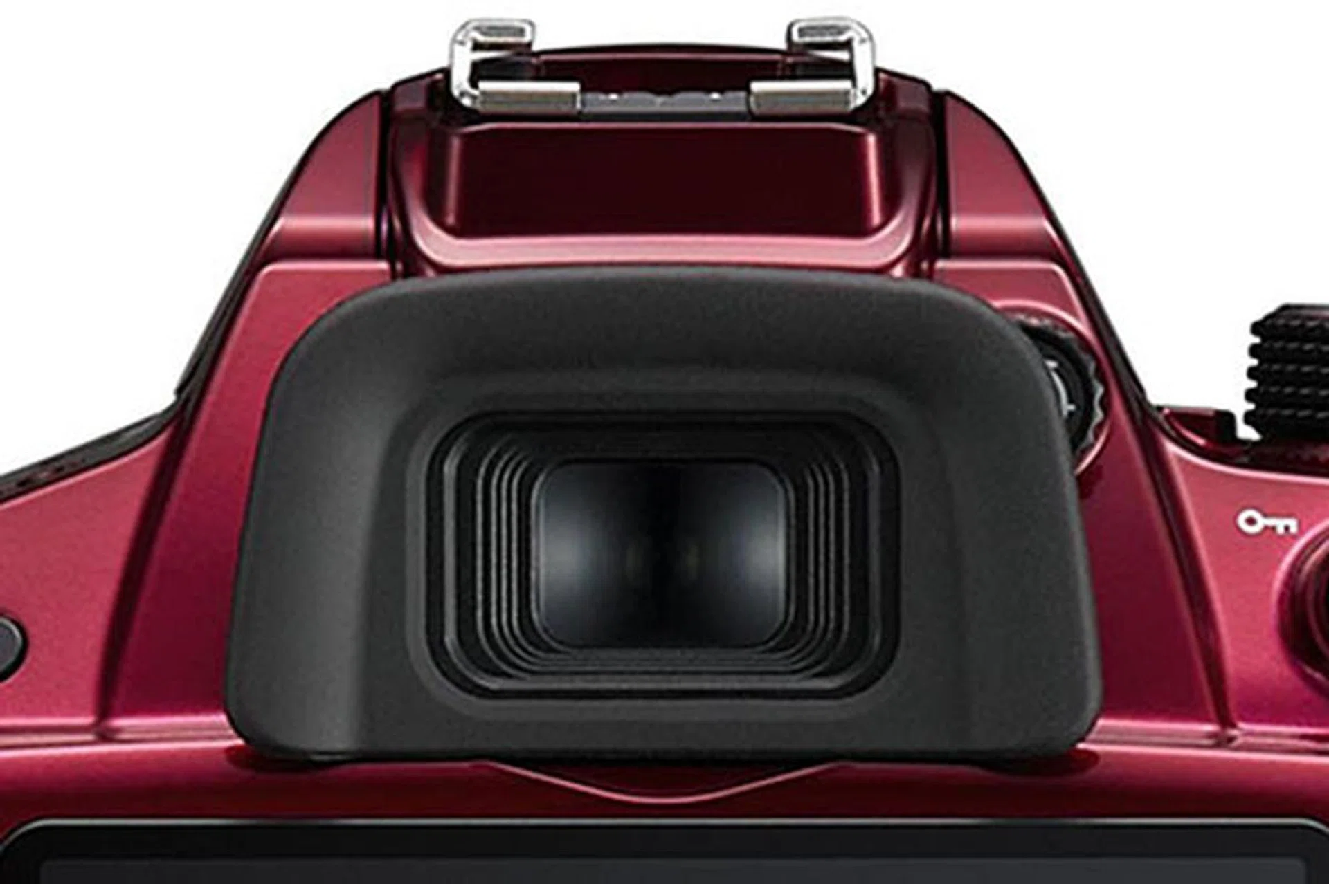 The D3200's OVF offers 95% viewfinder coverage and 0.8x magnification.