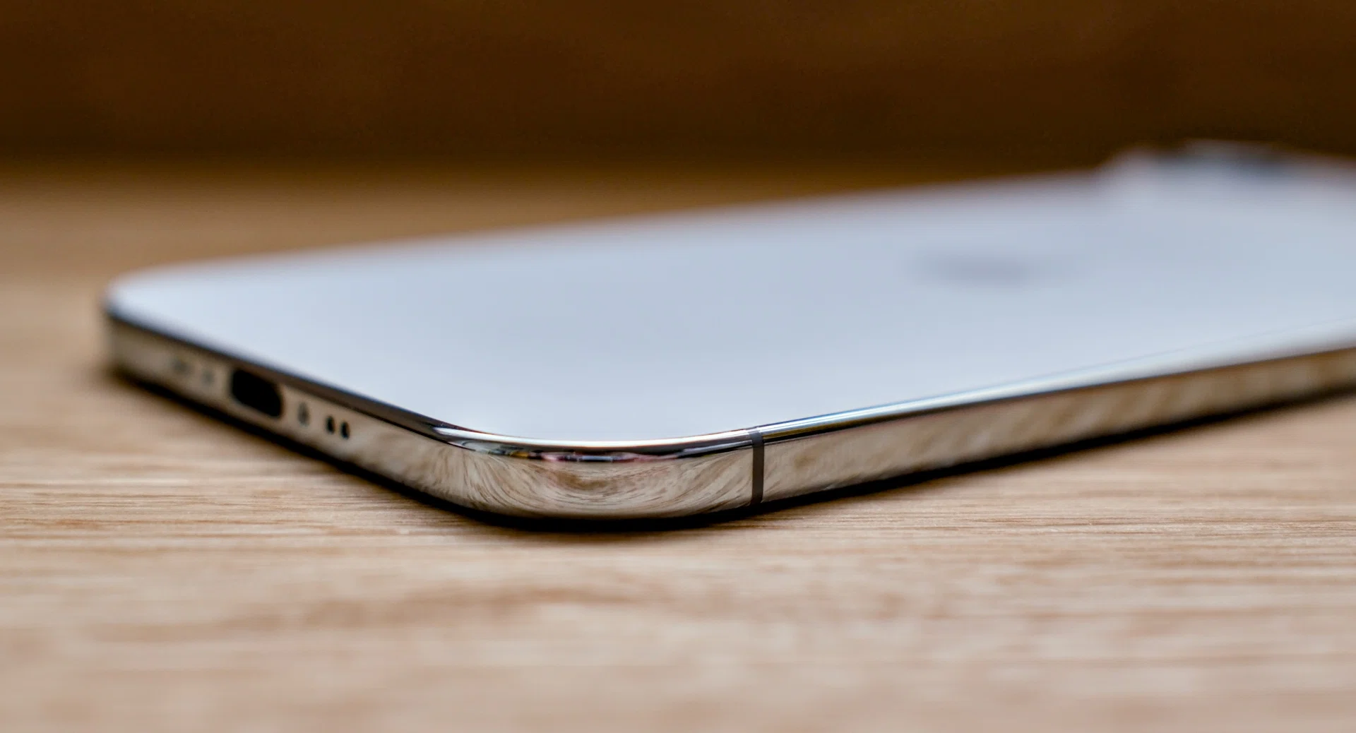 iPhone Air titanium frame