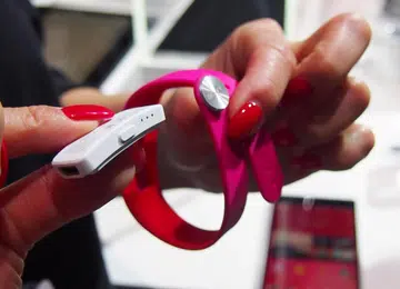 The Sony SmartBand SWR10 is made up for a removable Core unit and a wrist band.