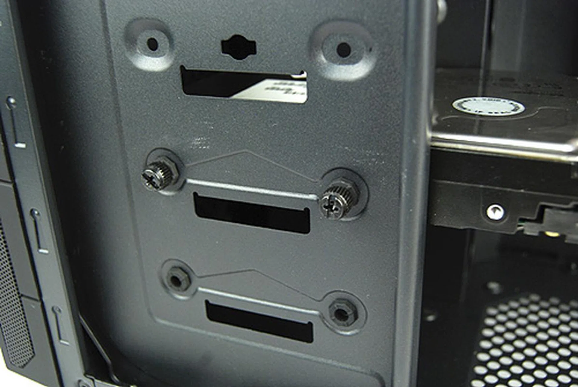 3.5-inch devices such as your hard drives are installed using their thumbscrews. Note that you have to fasten screws on both sides, making installation tedious. Also, BitFenix provides anti-vibration pads, but only on two of the four bays.
