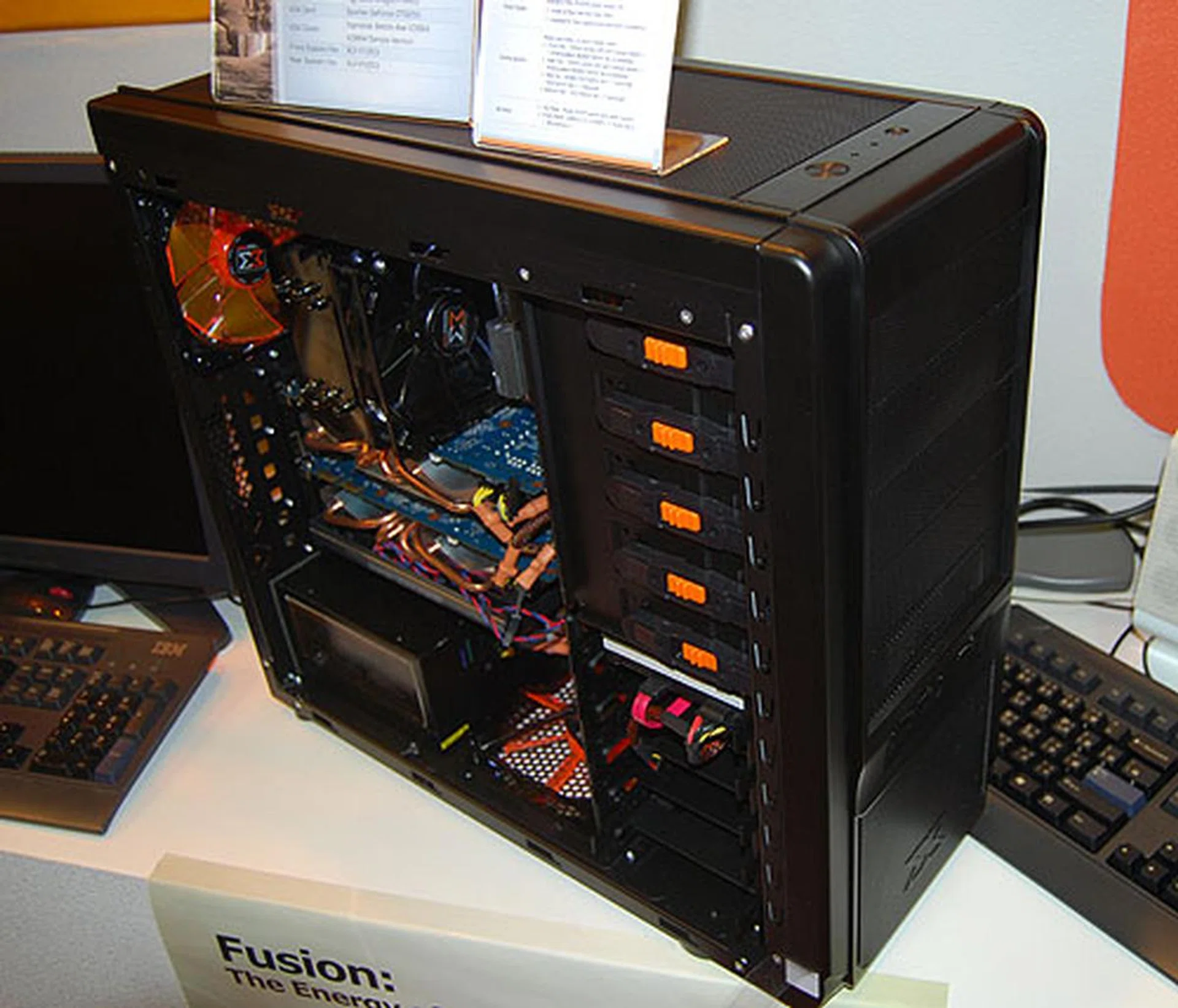  The Midgard is Xigmatek's earlier chassis and again, it's nothing unconventional. It has all the nice features expected nowadays, like tool-free design and anti-vibration rubber for the PSU. It comes with preinstalled front and rear 120mm fans with white LED.  