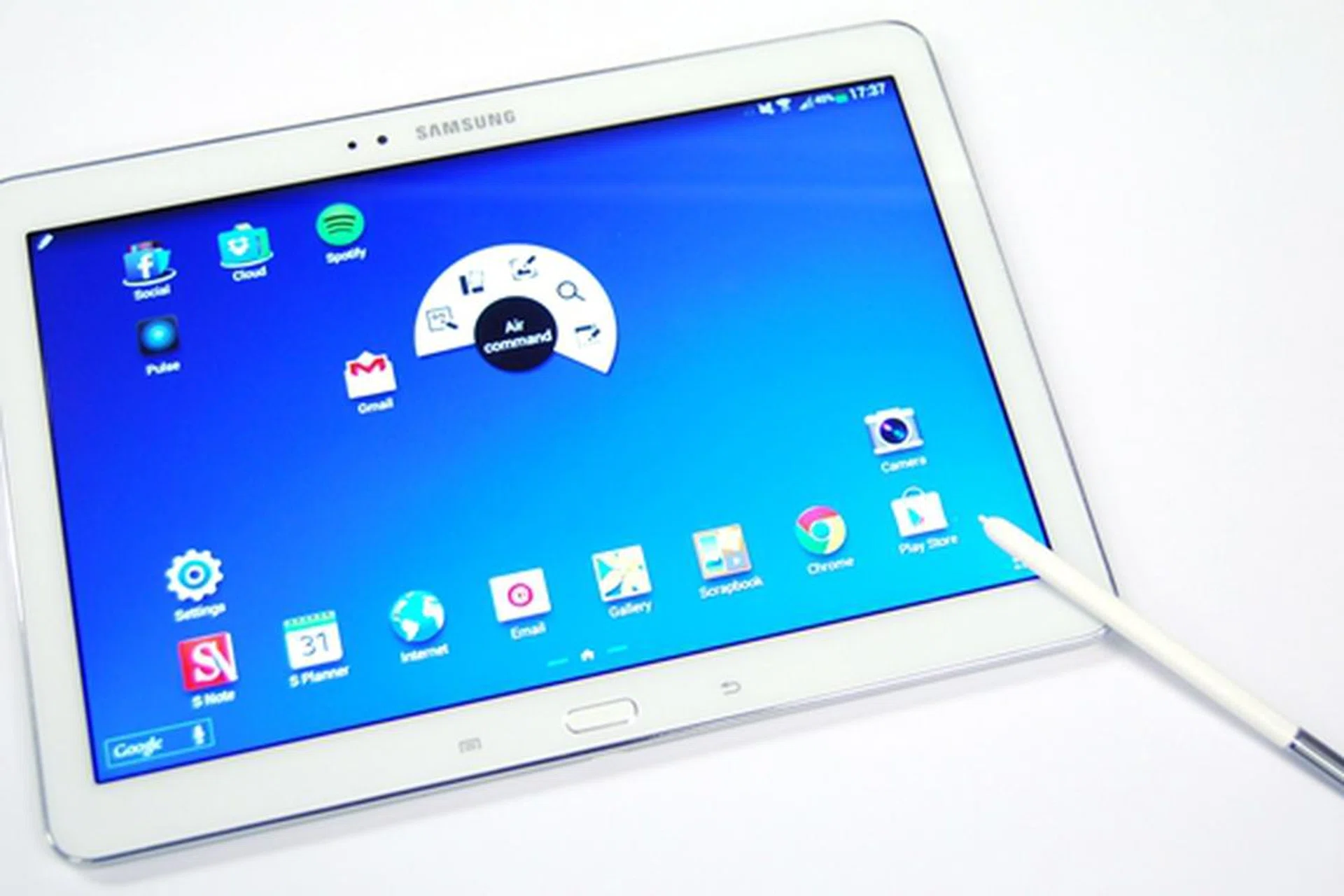 The Samsung Galaxy Note 10.1 inherits many of the software features seen in the Galaxy Note 3. Can it replicate its success too?
